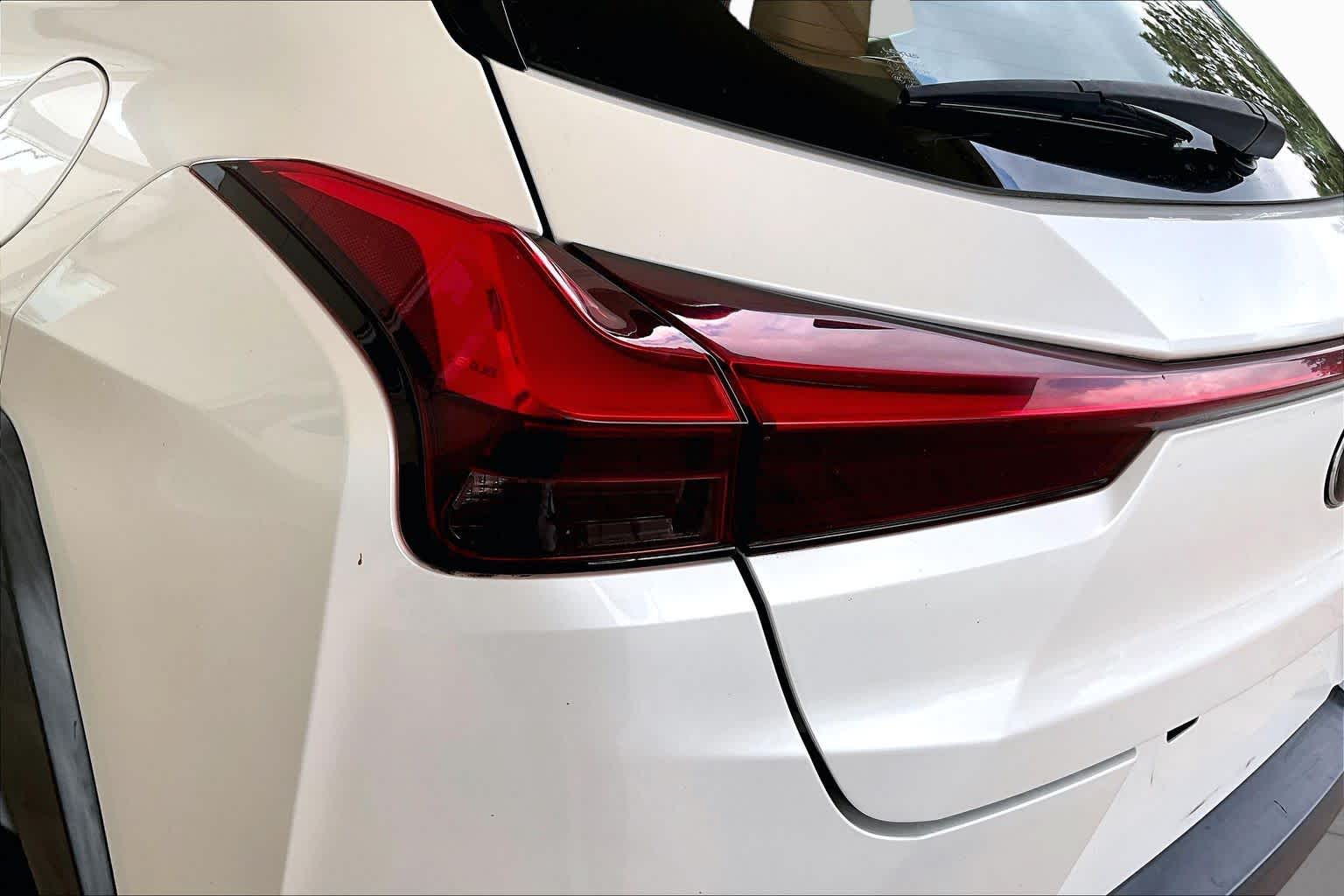 2019 Lexus UX 200 photo 26 of 32
