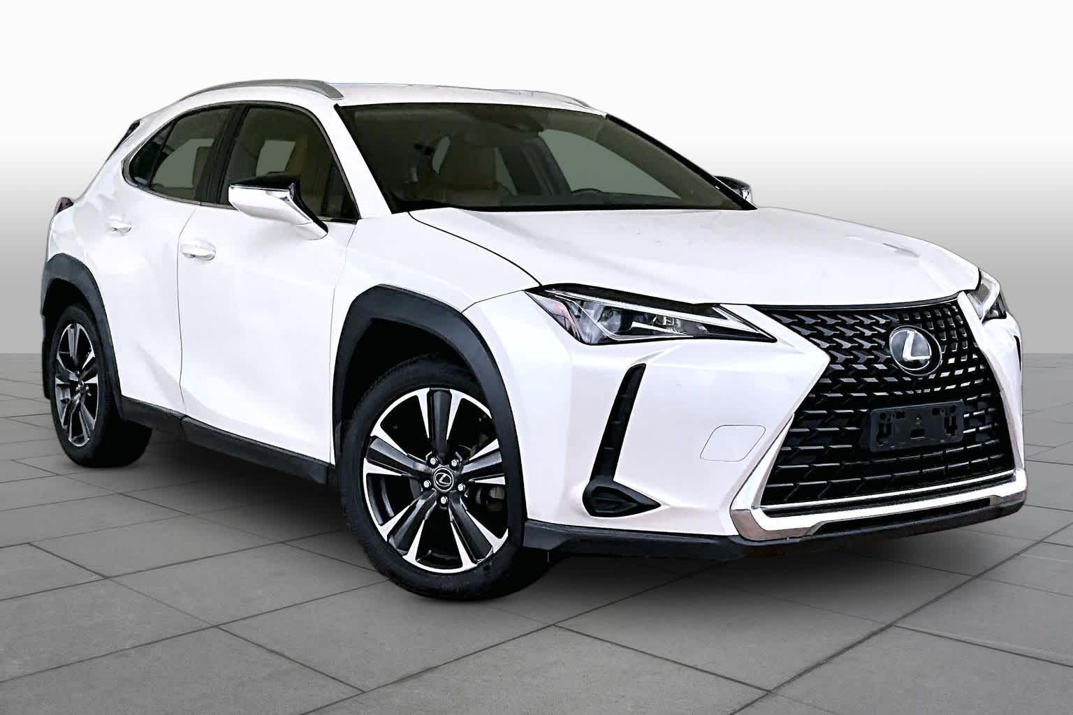 2019 Lexus UX 200 photo 3 of 32