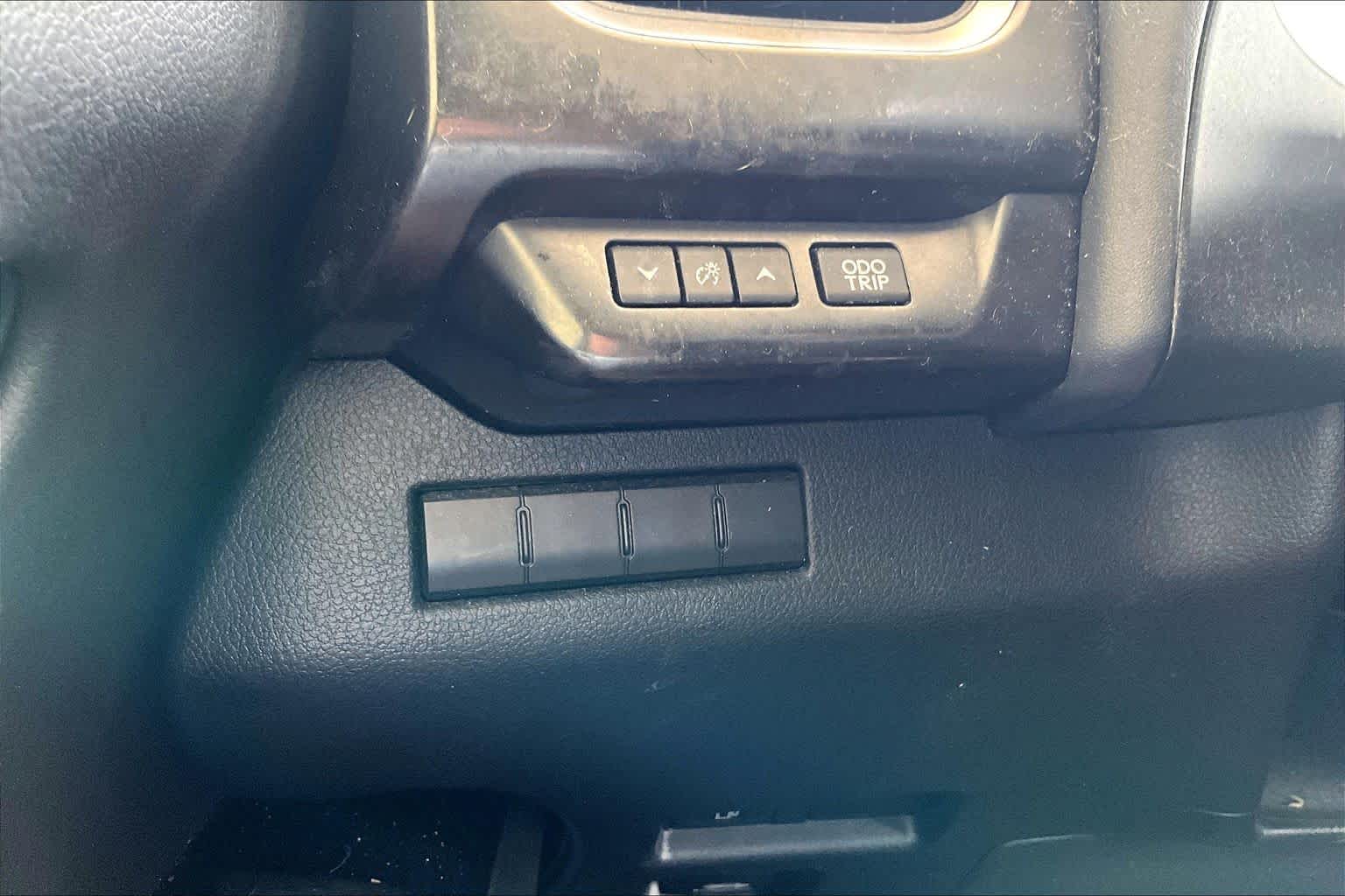2019 Lexus UX 200 photo 31 of 32