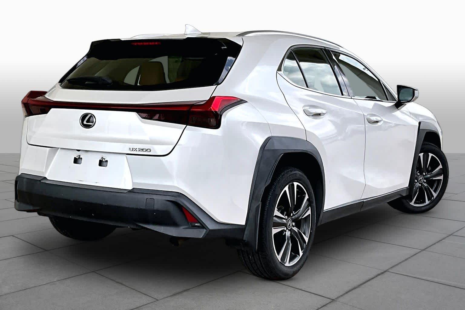 2019 Lexus UX 200 photo 11 of 32