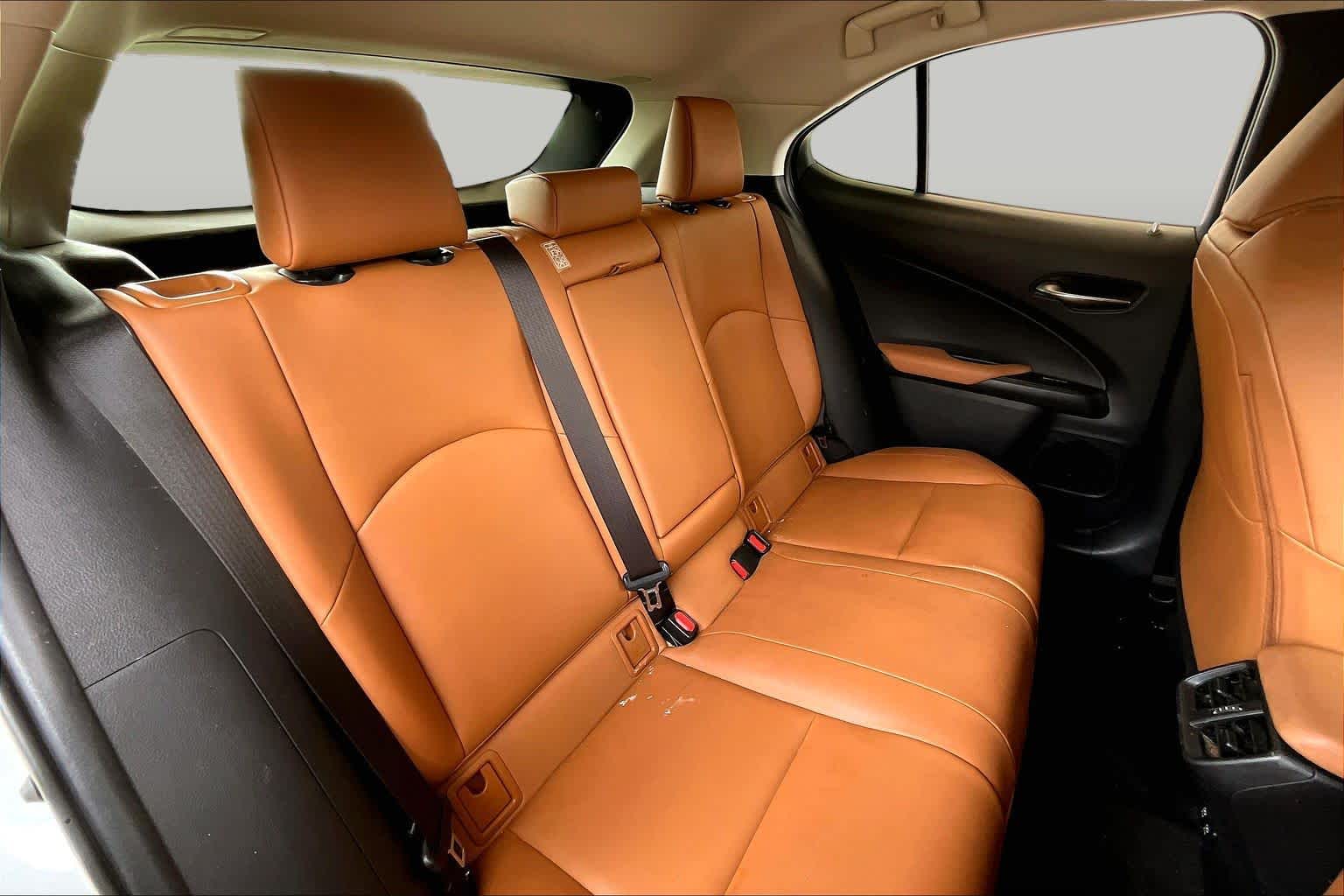 2019 Lexus UX 200 photo 17 of 32