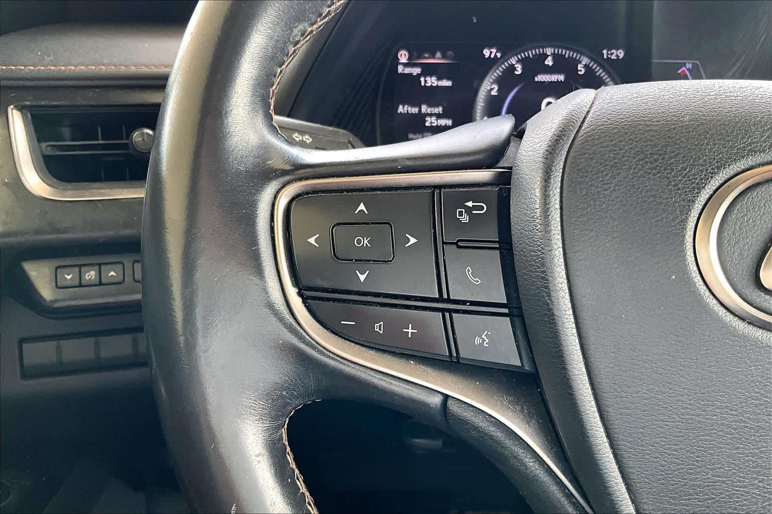 2019 Lexus UX 200 photo 21 of 32