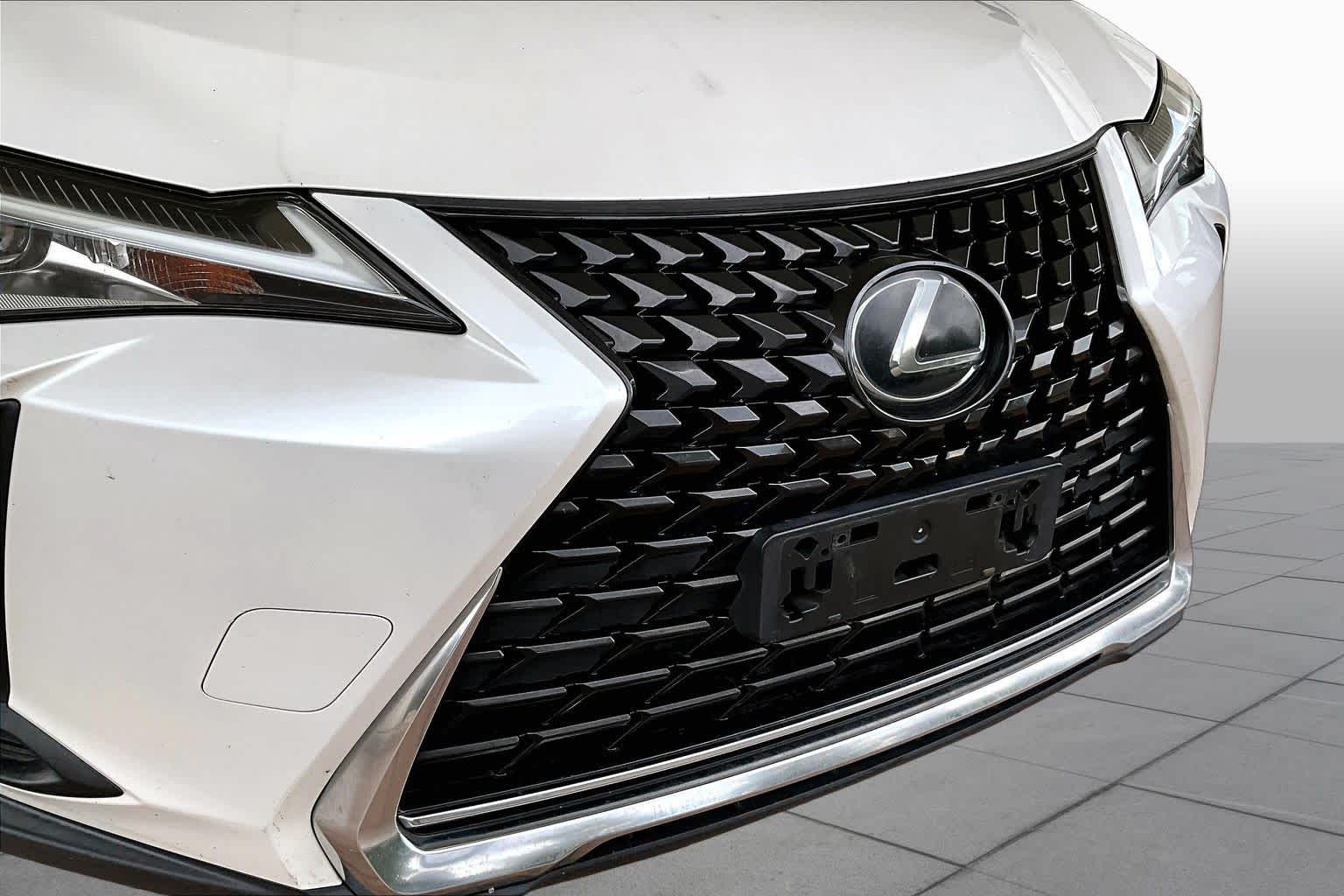 2019 Lexus UX 200 photo 27 of 32