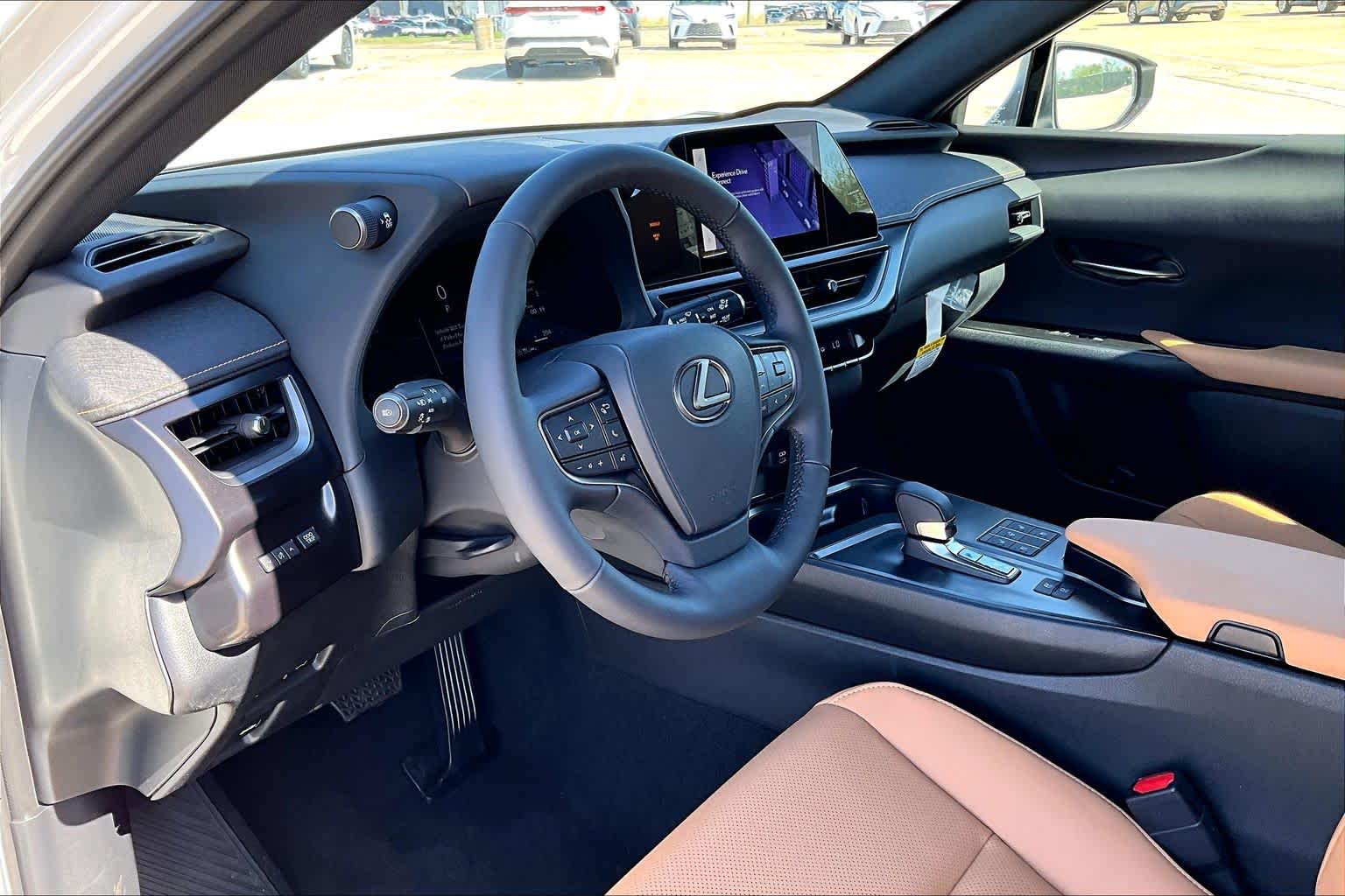 2026 Lexus UX 300h Premium - 9