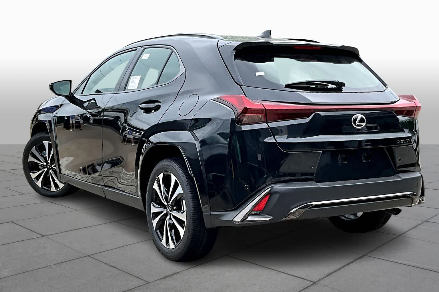 2026 Lexus UX 300h F SPORT Design - 3