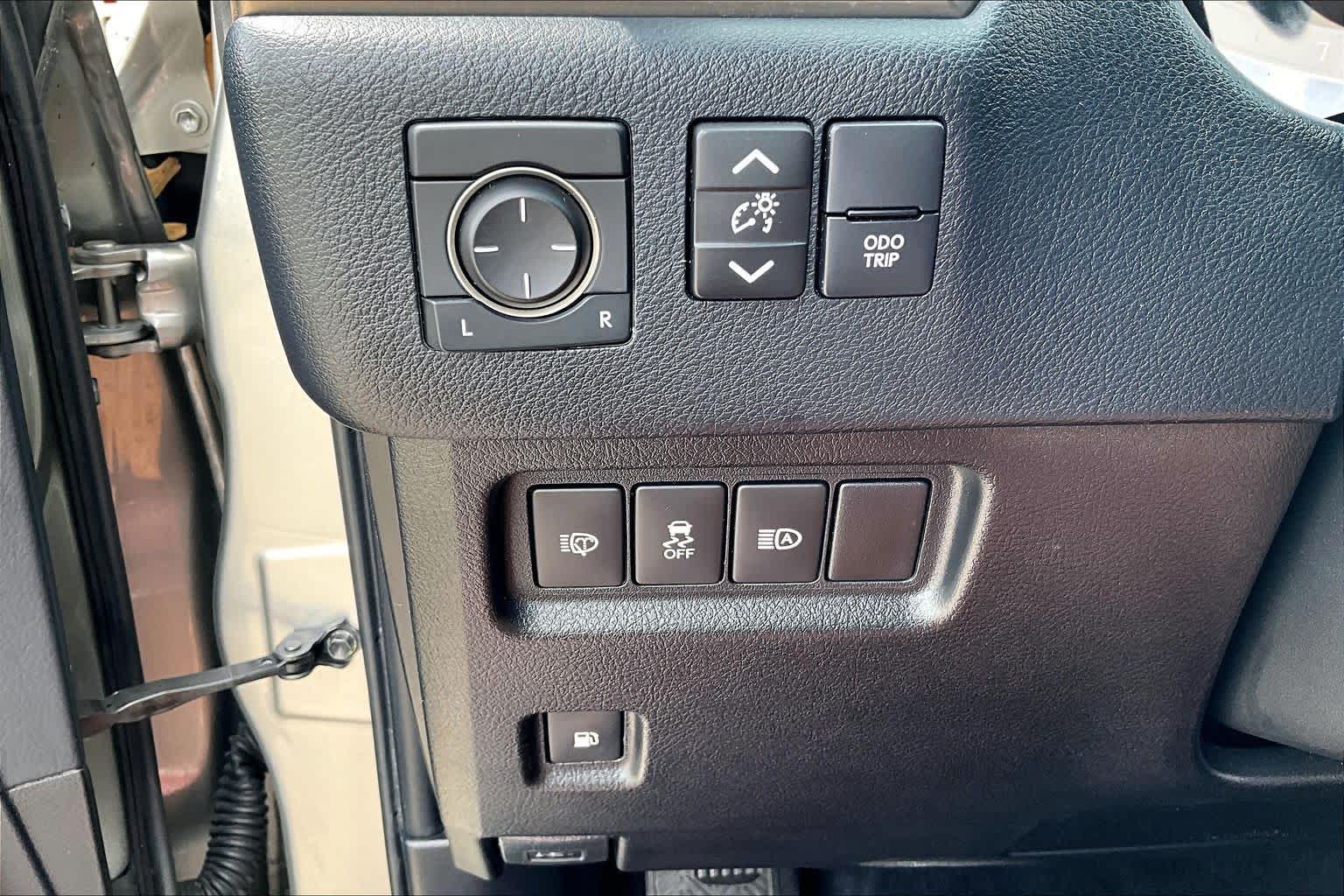 2020 Lexus GX 460 Premium  Atomic Silver at Lexus Southwest Houston