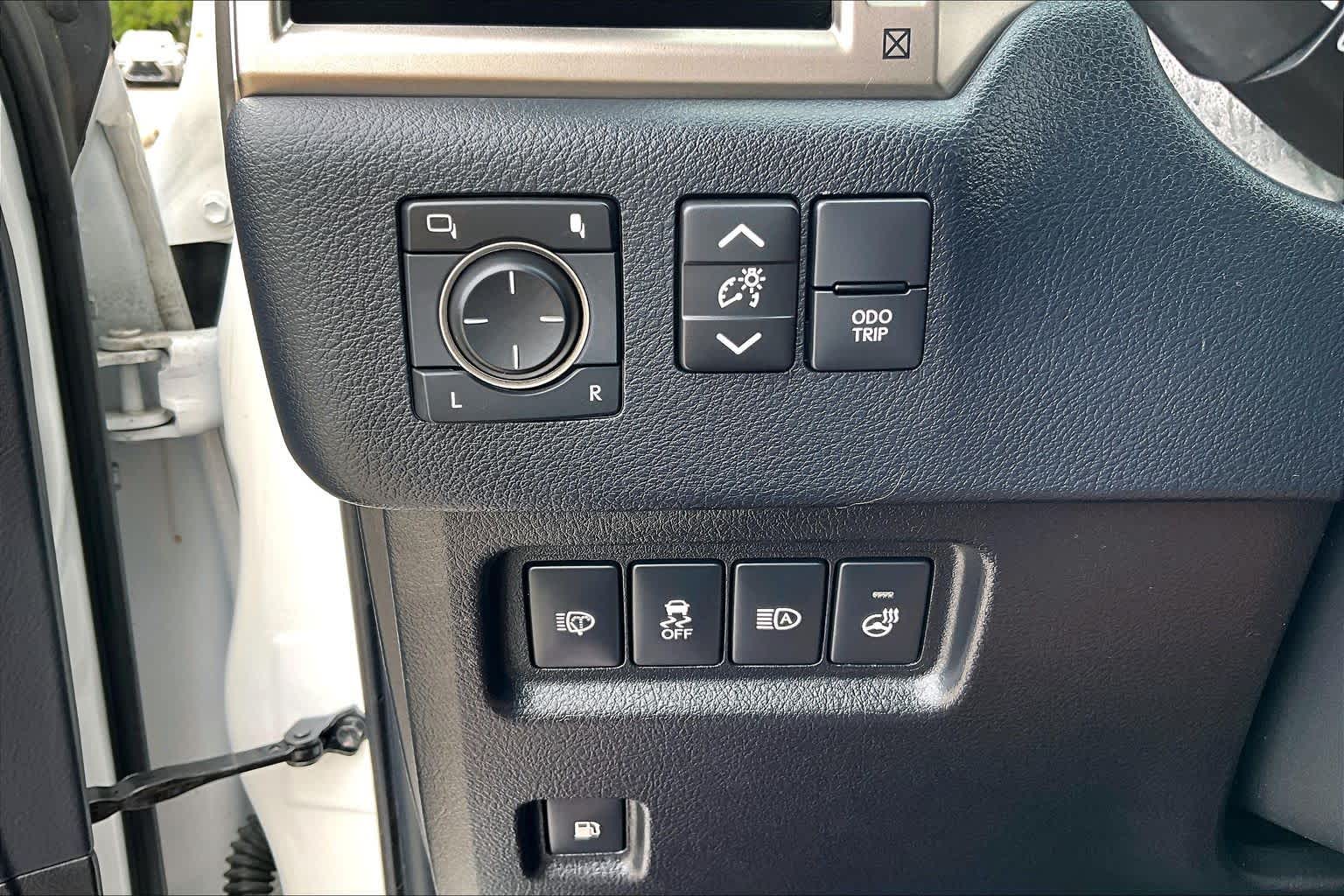2021 Lexus GX 460 Premium  Starfire Pearl at Lexus Southwest Houston