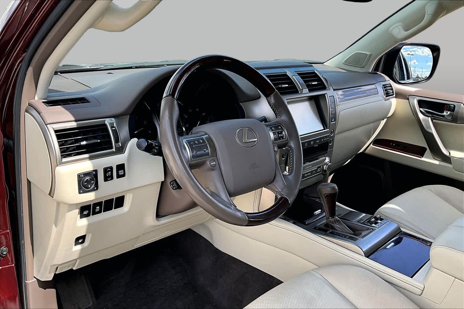 2019 Lexus GX 460 photo 16 of 33