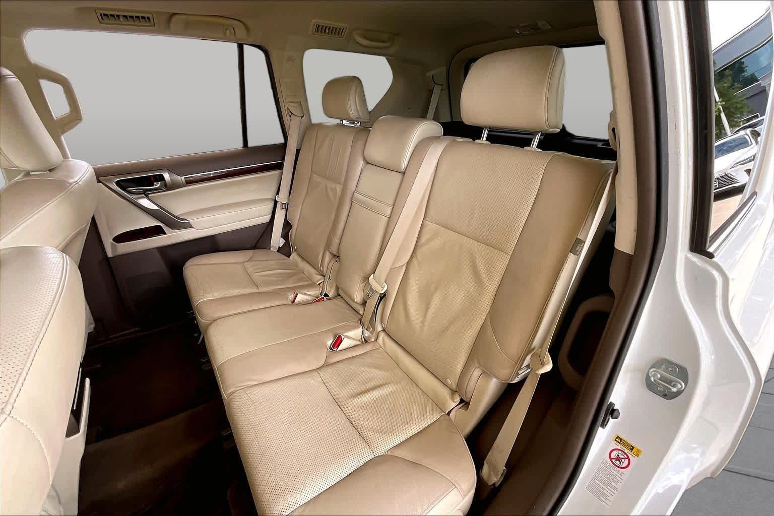 2015 Lexus GX 460 photo 18 of 34