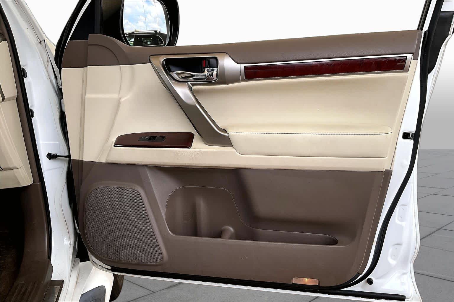 2015 Lexus GX 460 photo 20 of 34