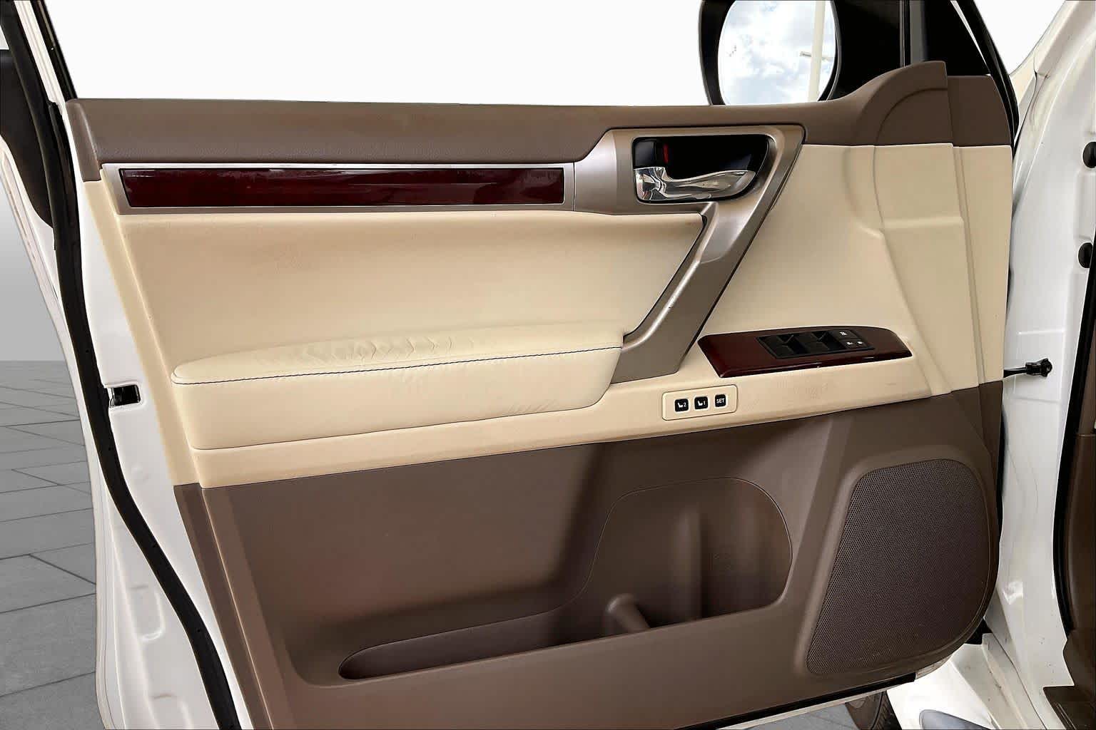 2015 Lexus GX 460 photo 19 of 34