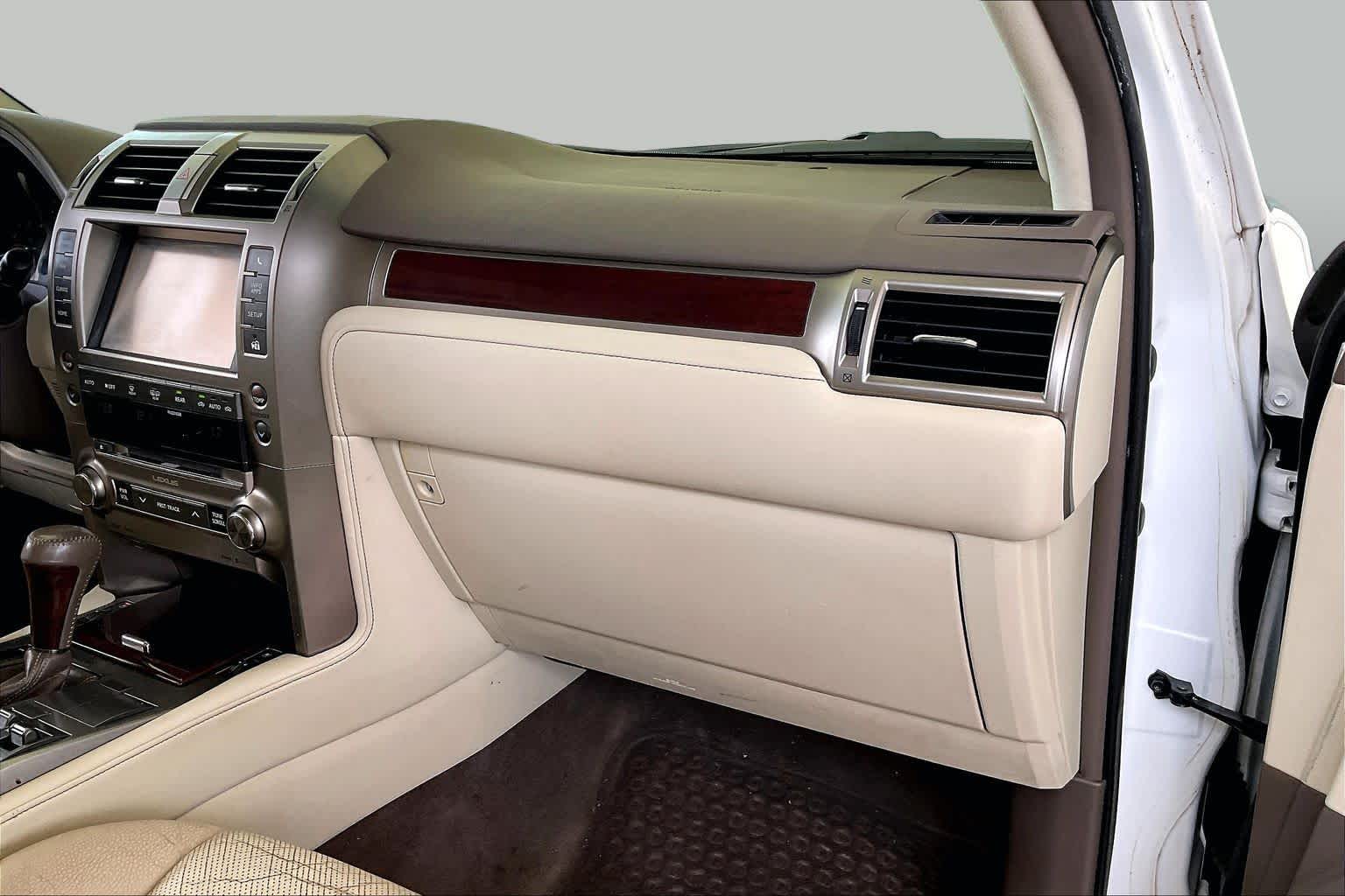 2015 Lexus GX 460 photo 16 of 34