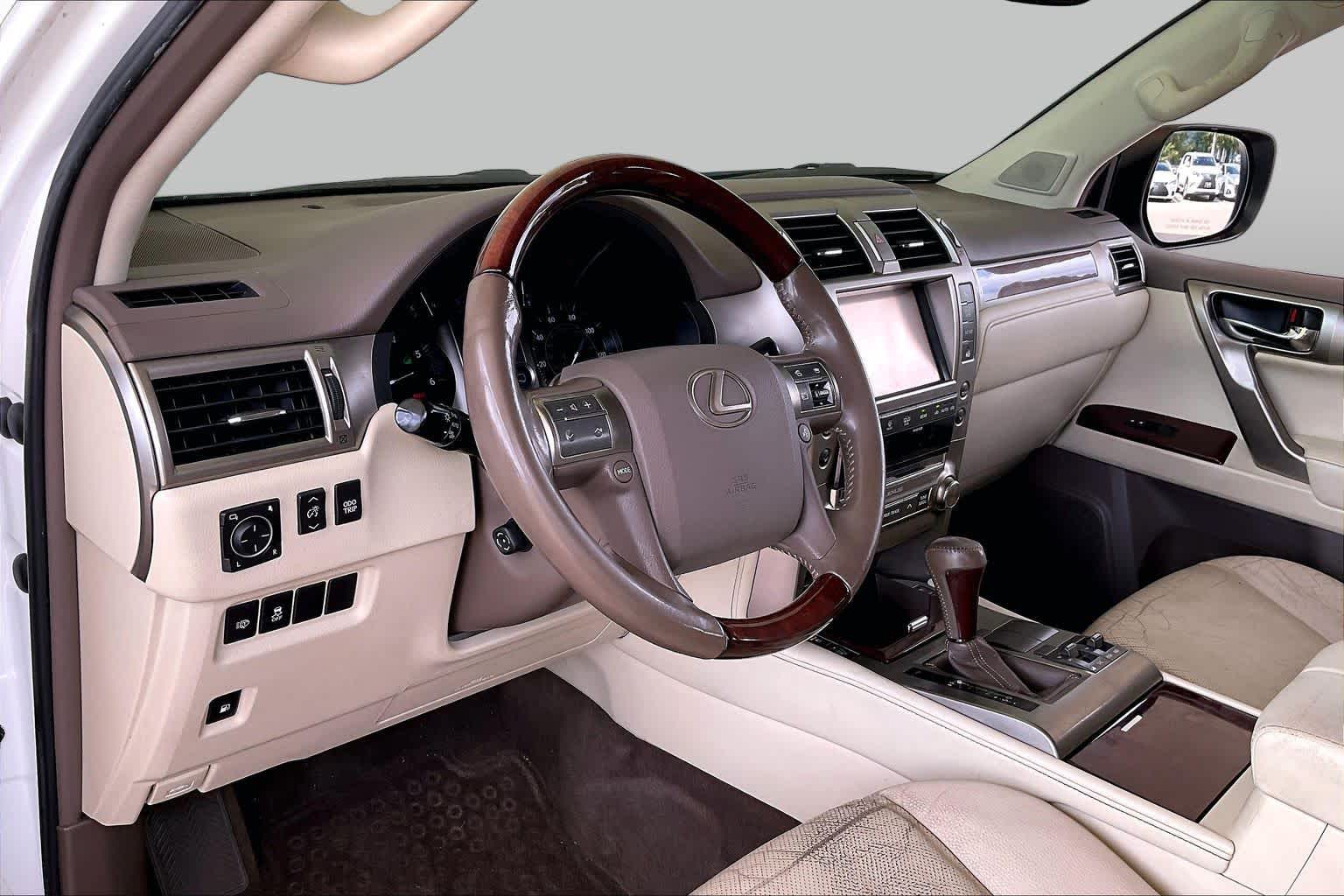 2015 Lexus GX 460 photo 15 of 34
