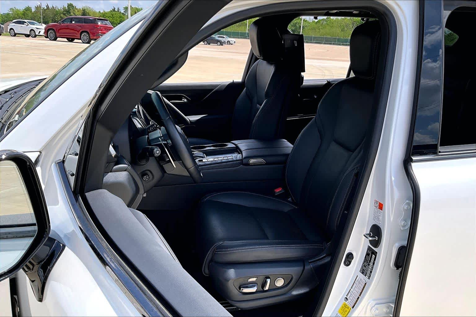 2023 Lexus LX 600 Luxury - 6