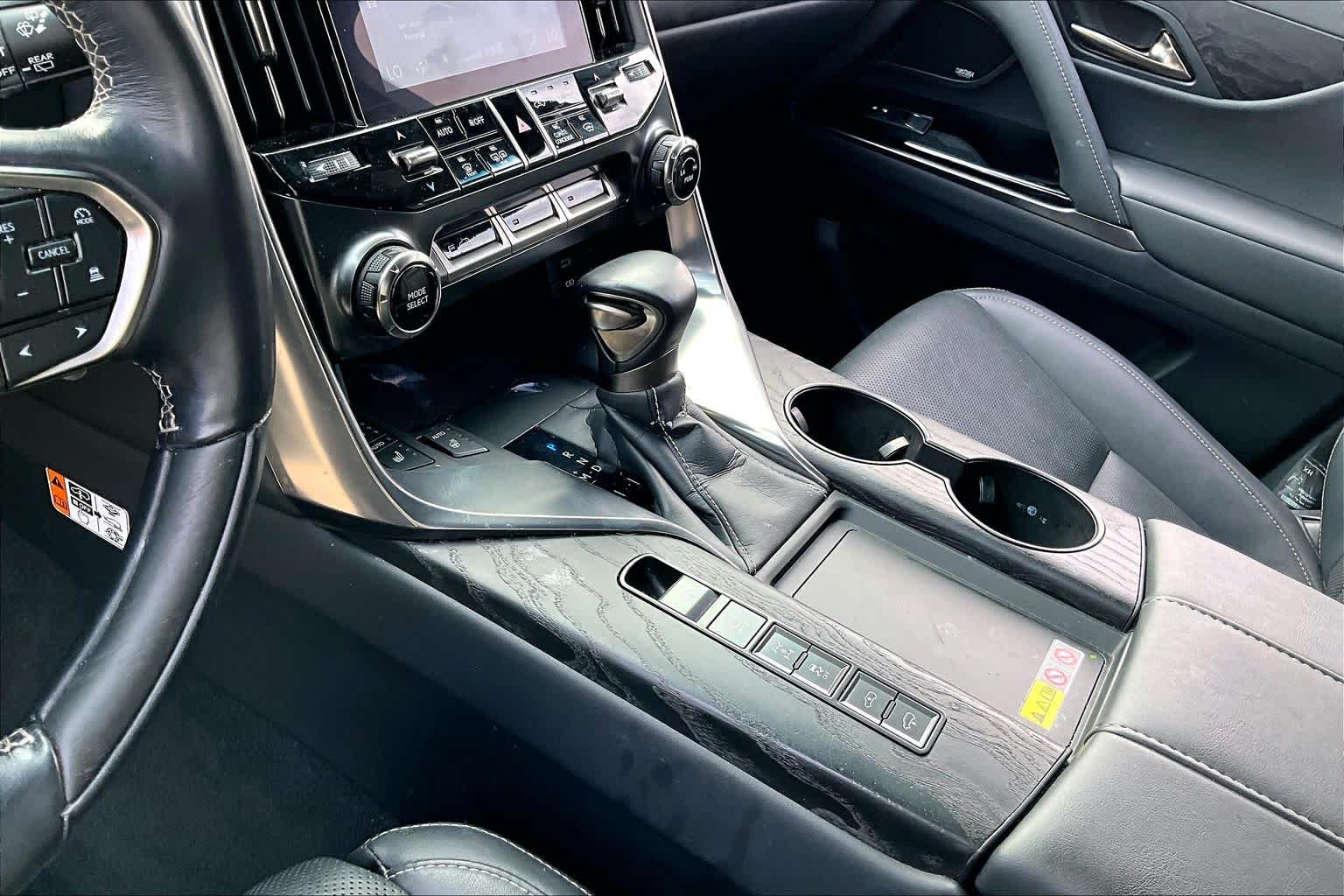 2025 Lexus LX 600 photo 14 of 34