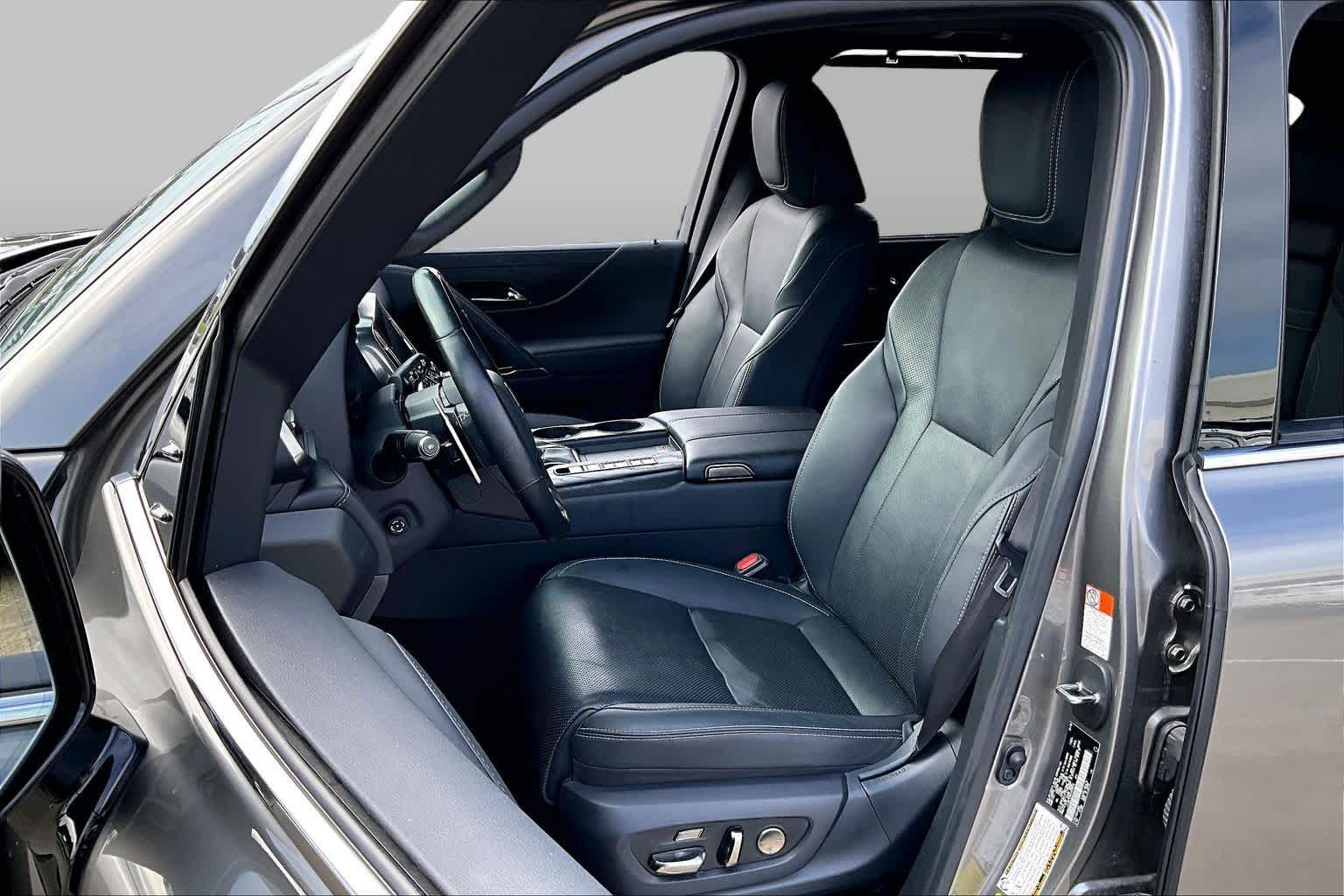2025 Lexus LX 600 photo 7 of 34