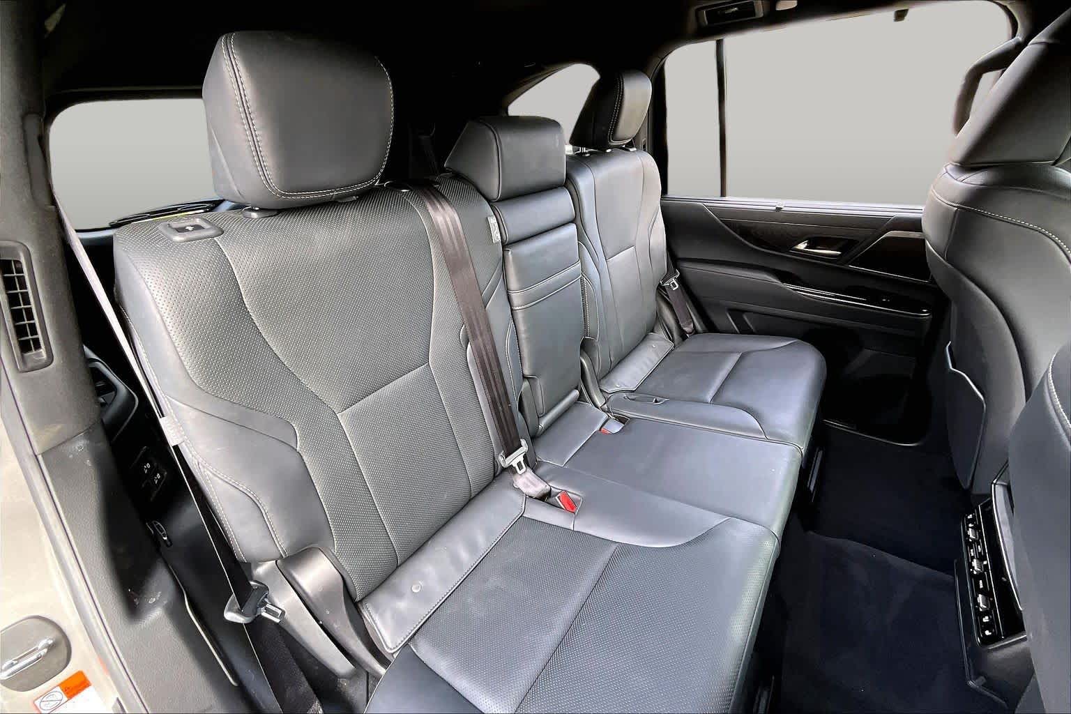 2025 Lexus LX 600 photo 17 of 34