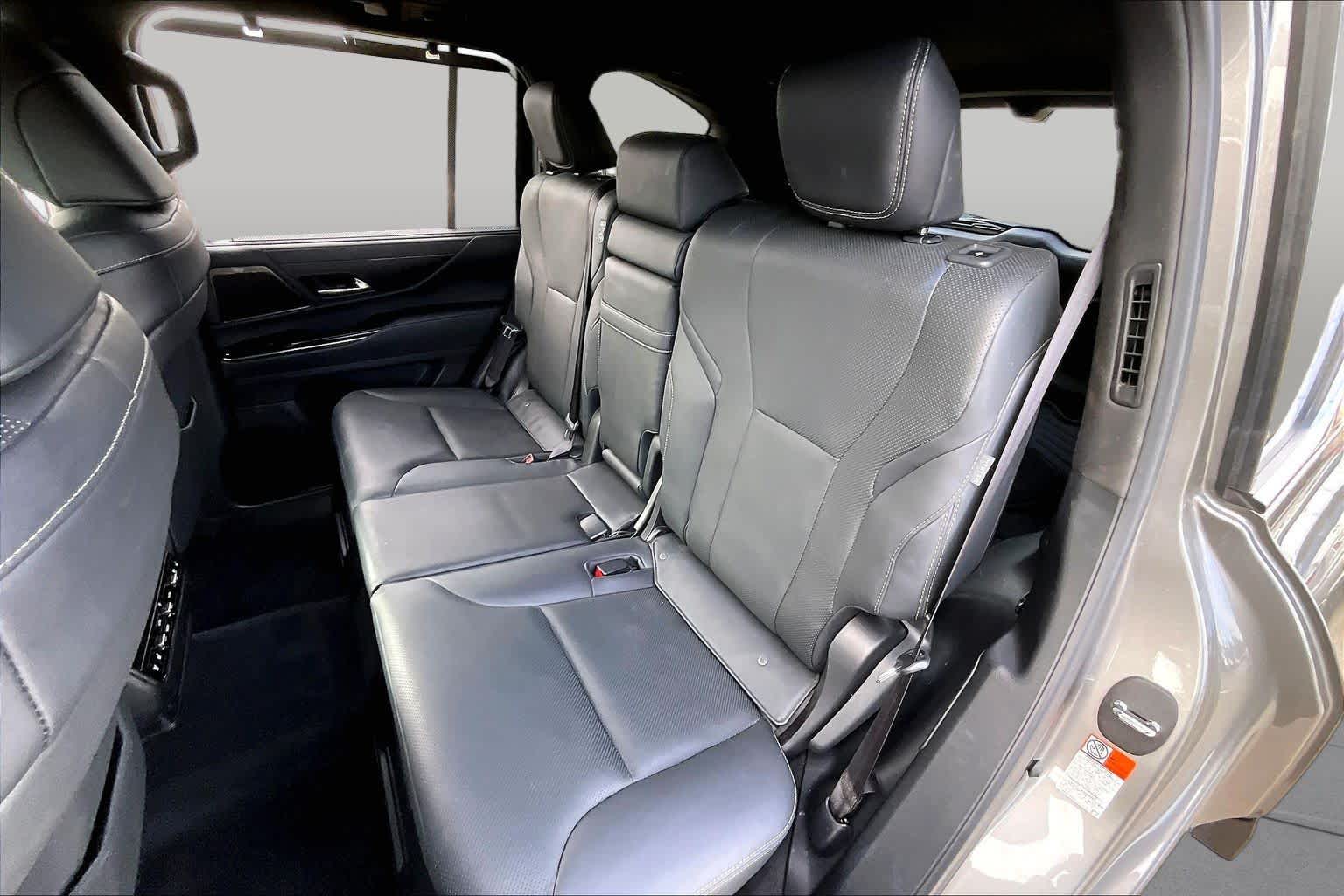 2025 Lexus LX 600 photo 18 of 34