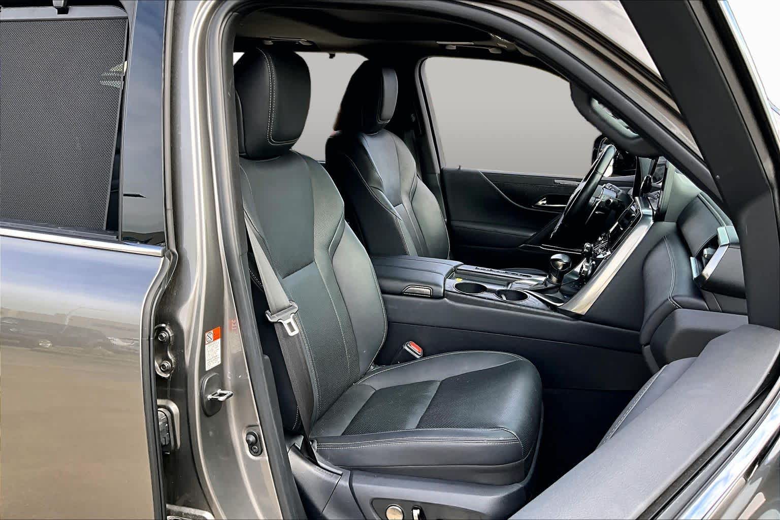 2025 Lexus LX 600 photo 8 of 34