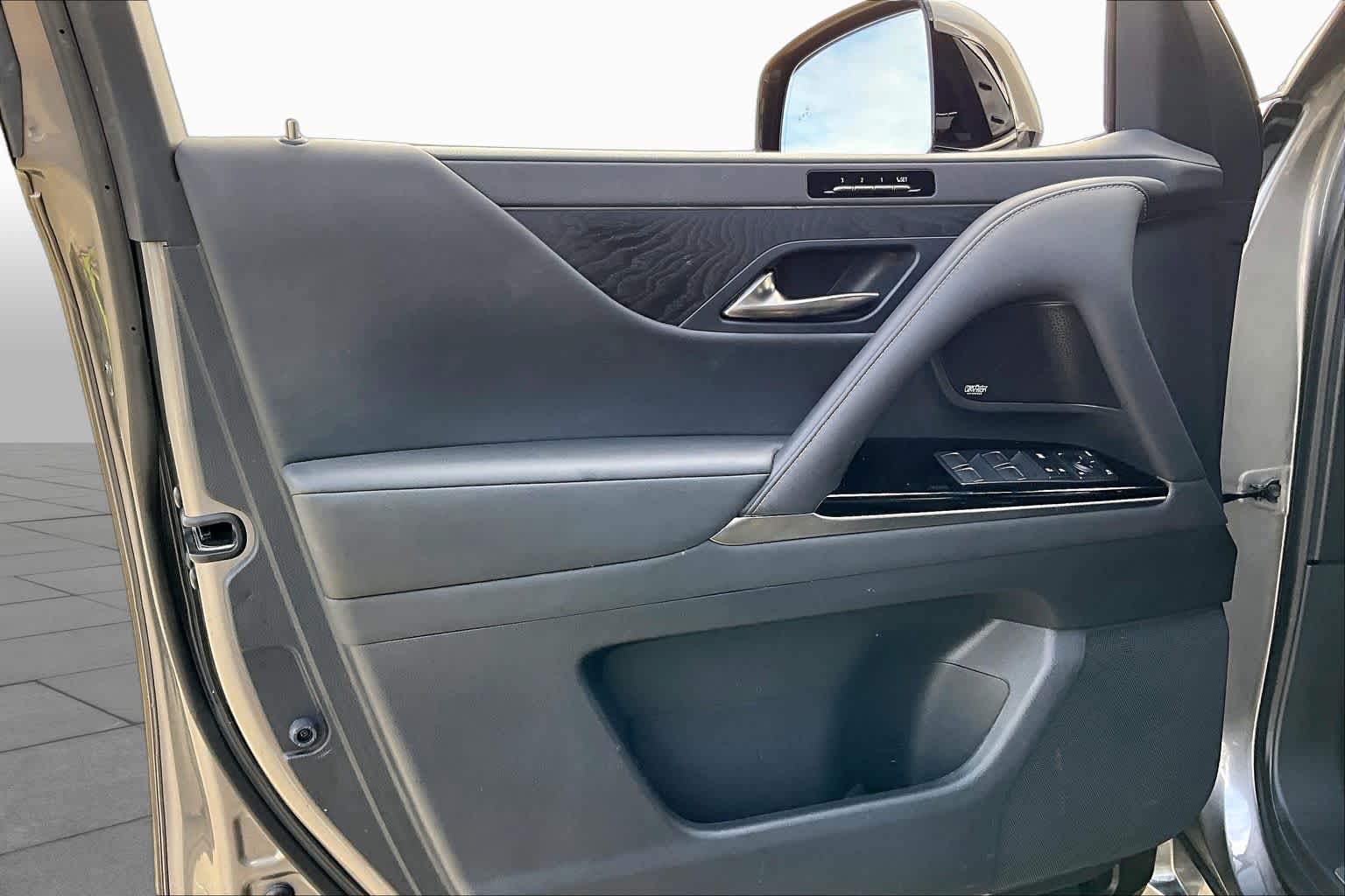 2025 Lexus LX 600 photo 19 of 34