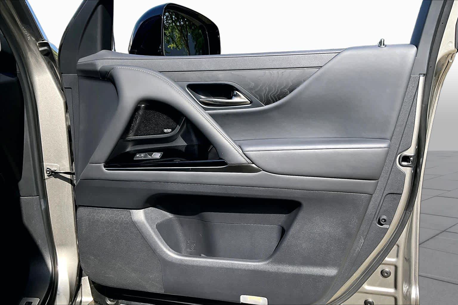 2023 Lexus LX 600 photo 20 of 34