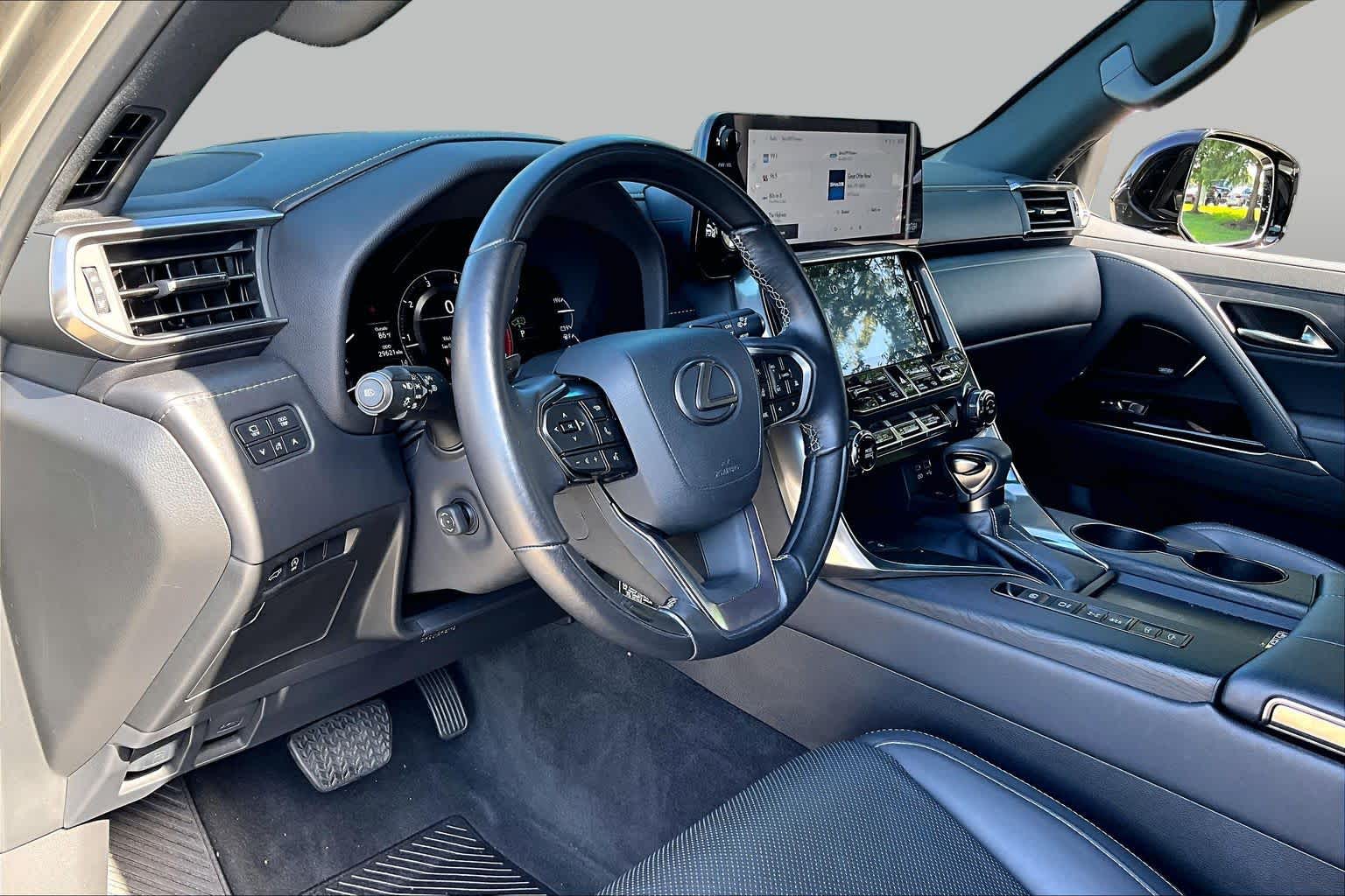 2023 Lexus LX 600 photo 15 of 34