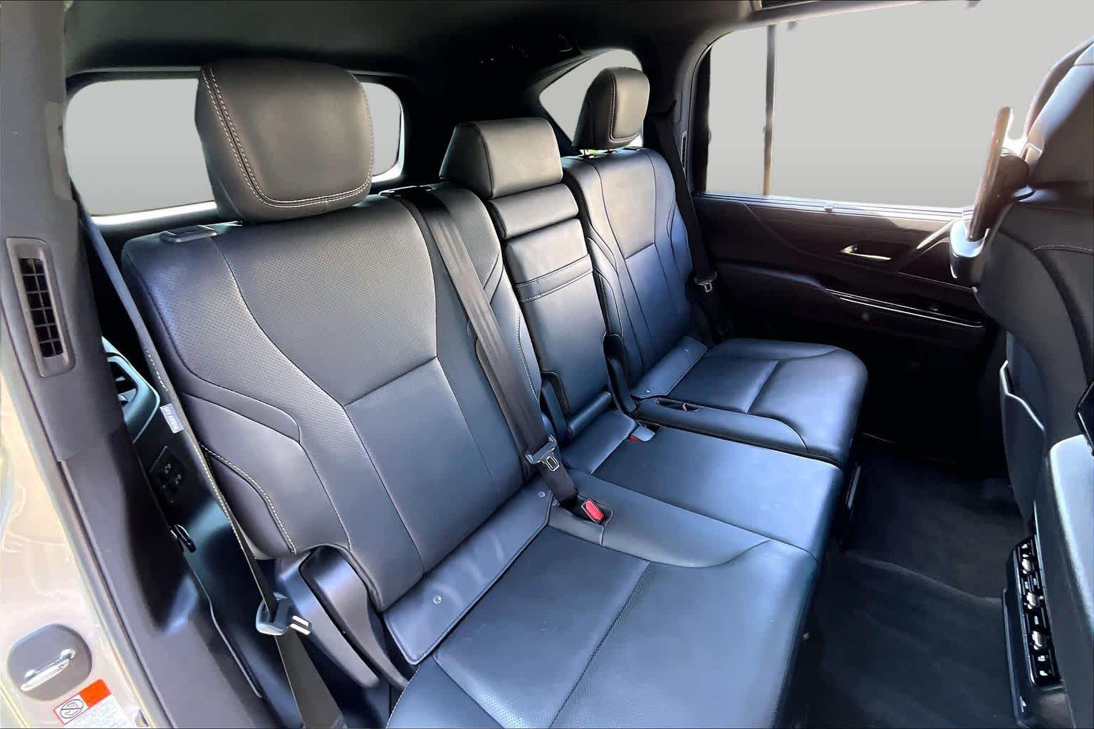 2023 Lexus LX 600 photo 17 of 34