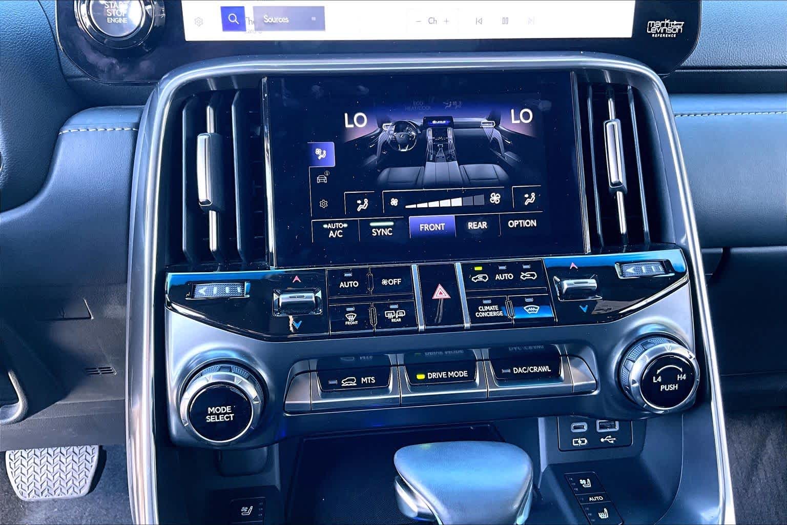 2023 Lexus LX 600 photo 32 of 34