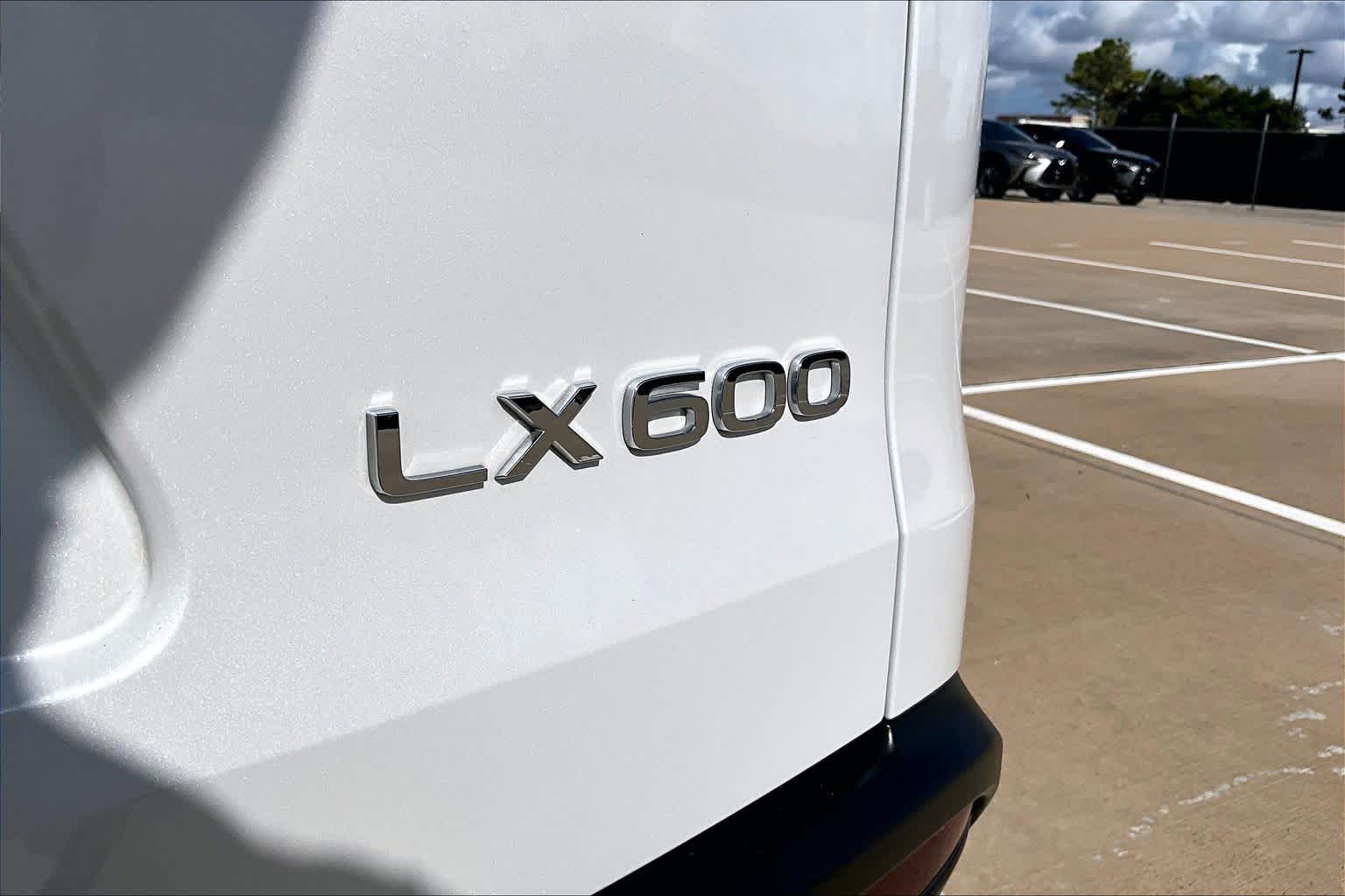 2025 Lexus LX 600 photo 10 of 37