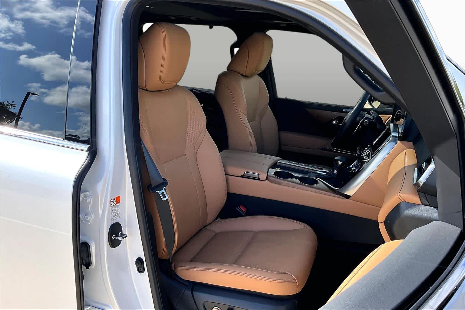 2025 Lexus LX 600 photo 9 of 37