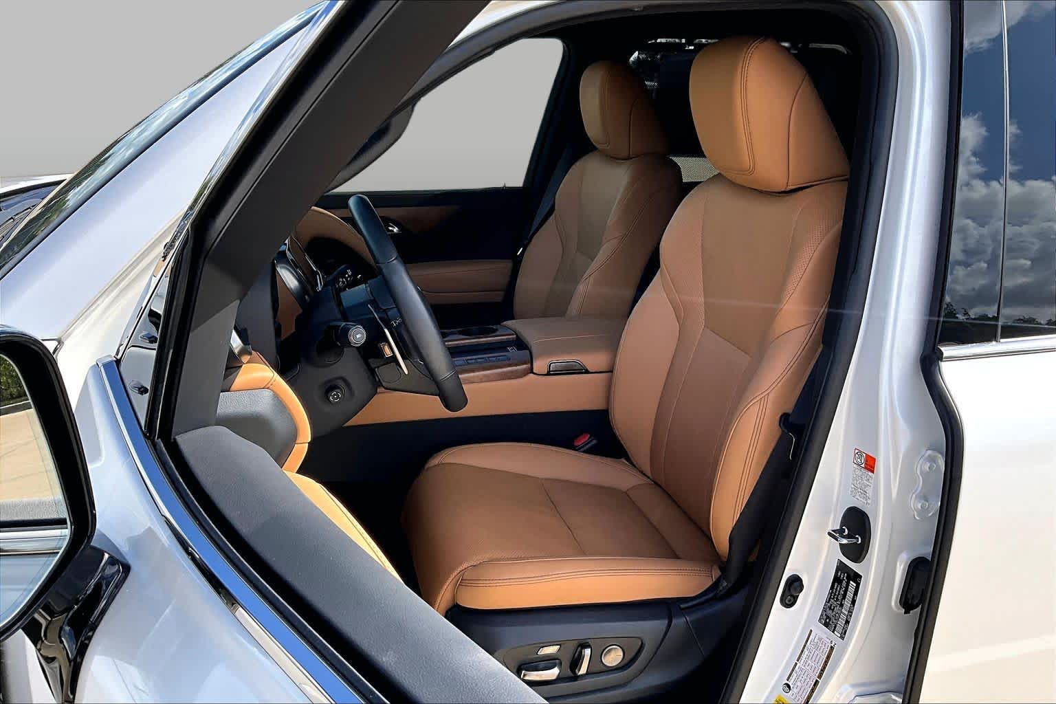 2025 Lexus LX 600 photo 8 of 37