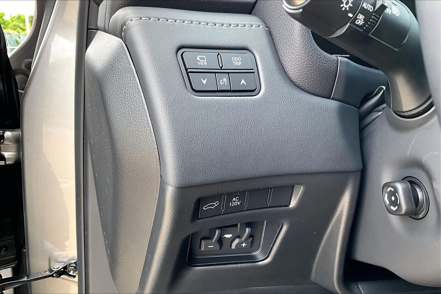 2026 Lexus LX 700h photo 14 of 21
