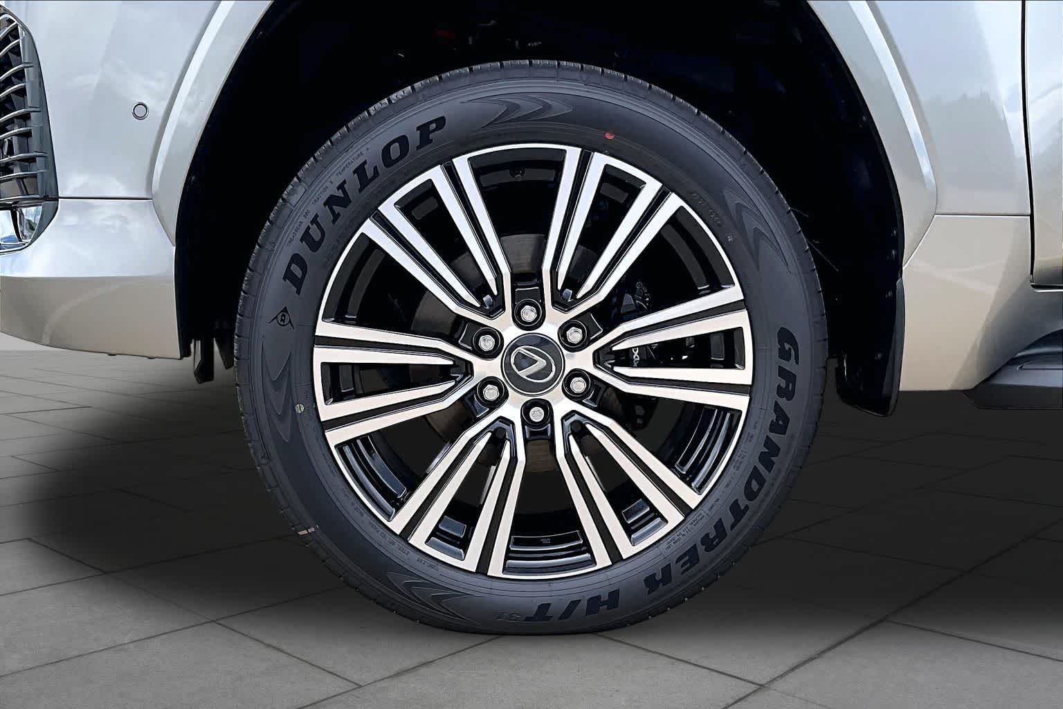 2026 Lexus LX 700h photo 21 of 21