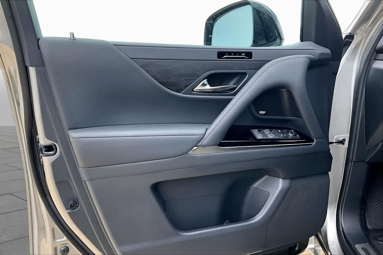 2026 Lexus LX 700h photo 15 of 21
