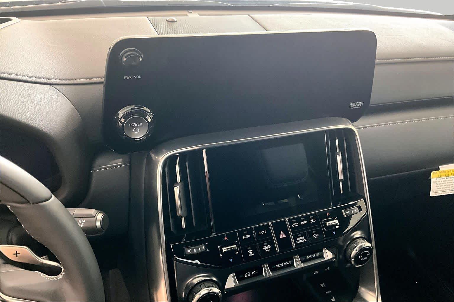 2026 Lexus LX 700h Luxury - 8