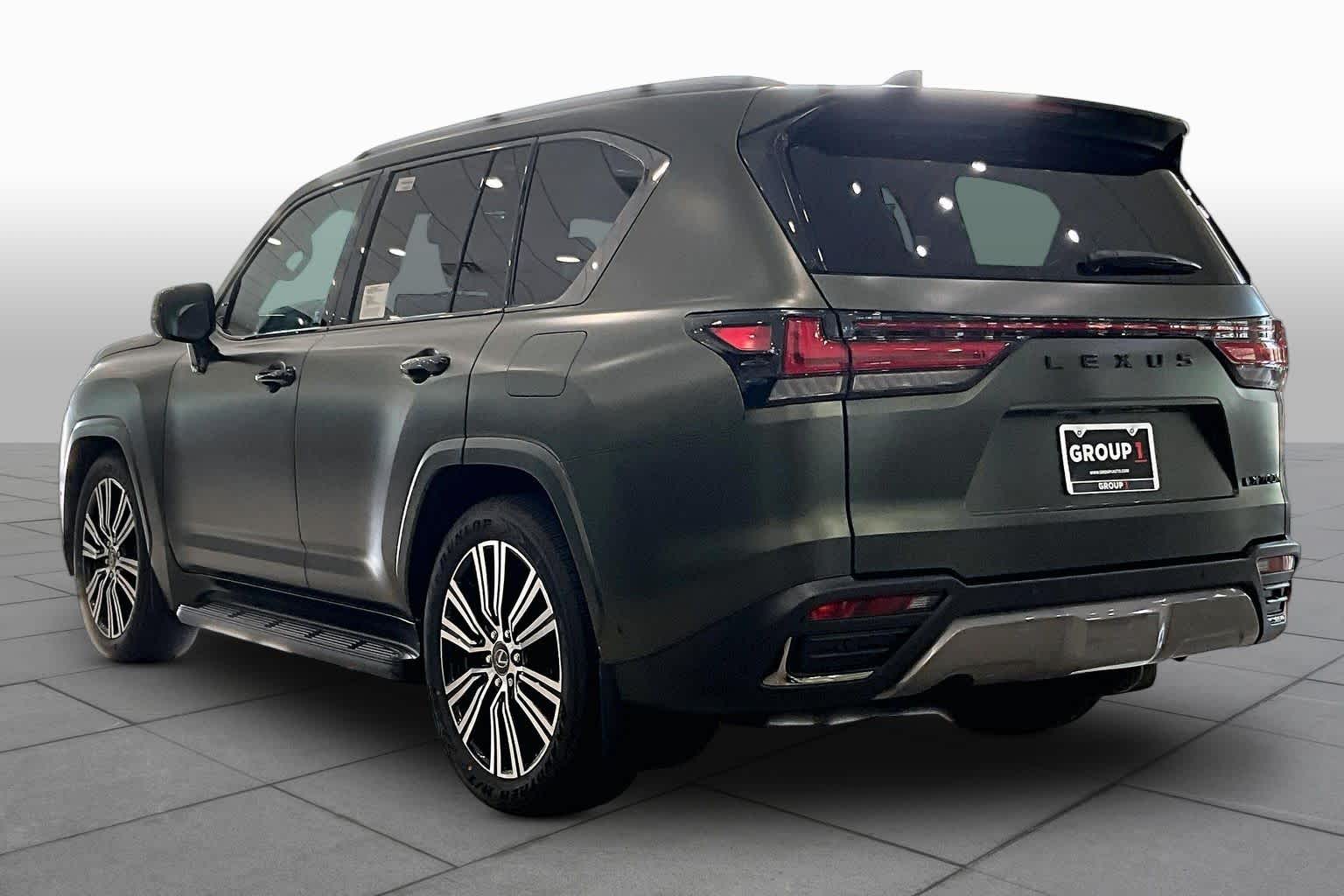 2026 Lexus LX 700h Luxury - 3