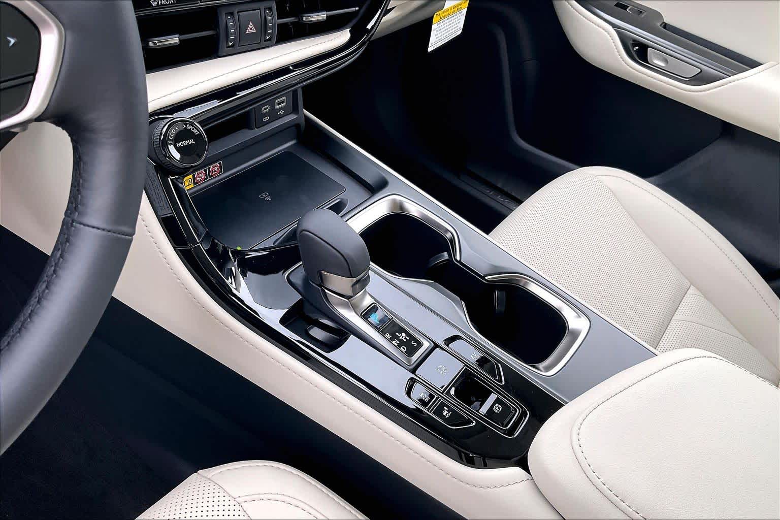 2026 Lexus NX 350h photo 11 of 21
