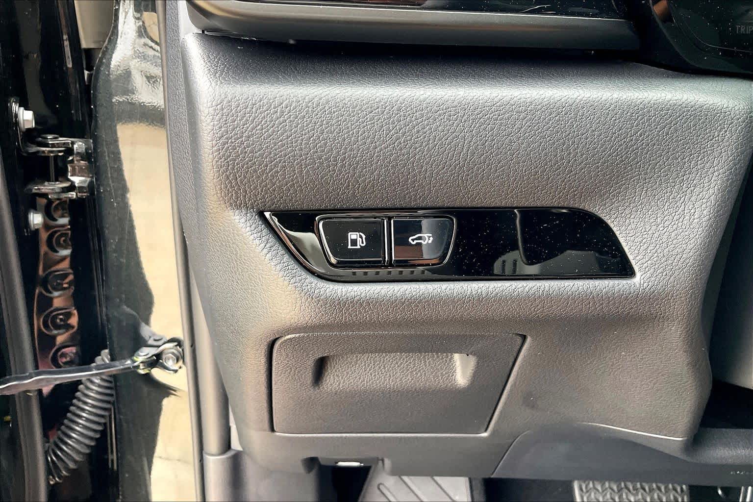 2026 Lexus NX 450h+ photo 14 of 21