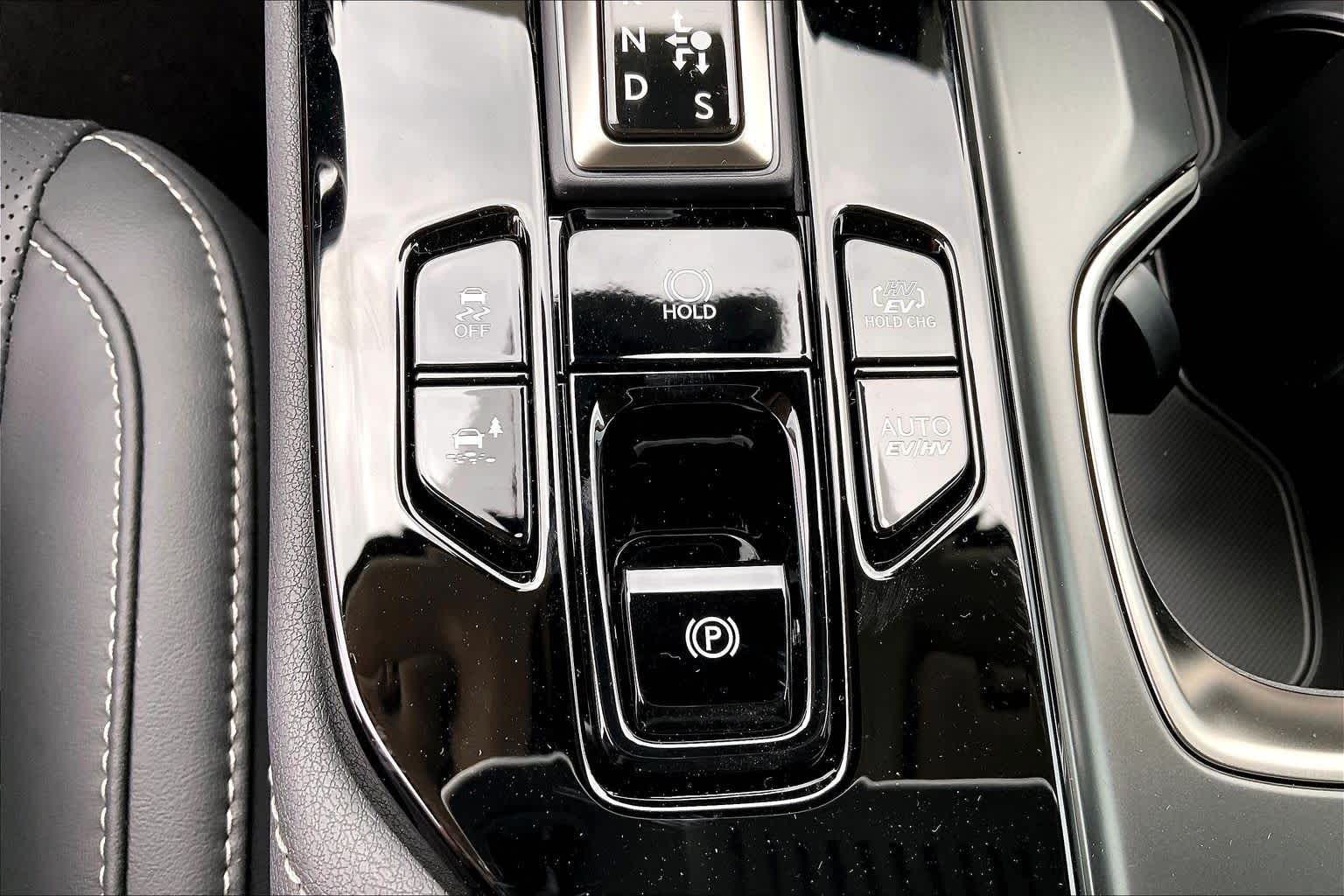 2026 Lexus NX 450h+ photo 13 of 21
