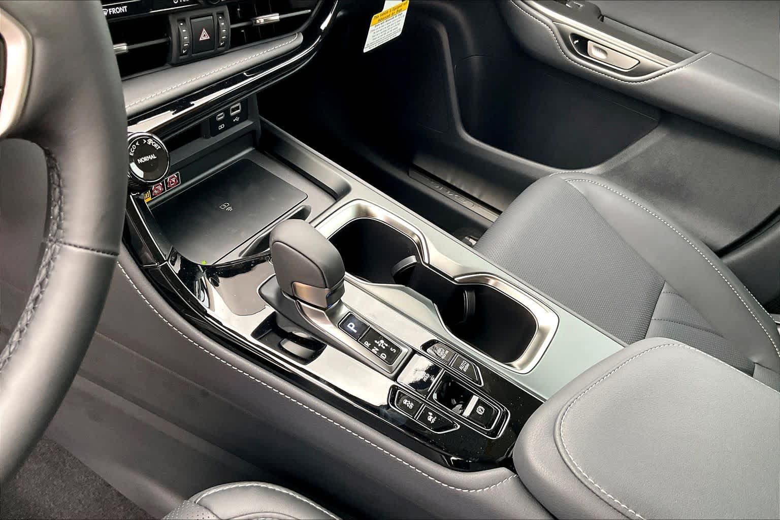 2026 Lexus NX 450h+ photo 11 of 21