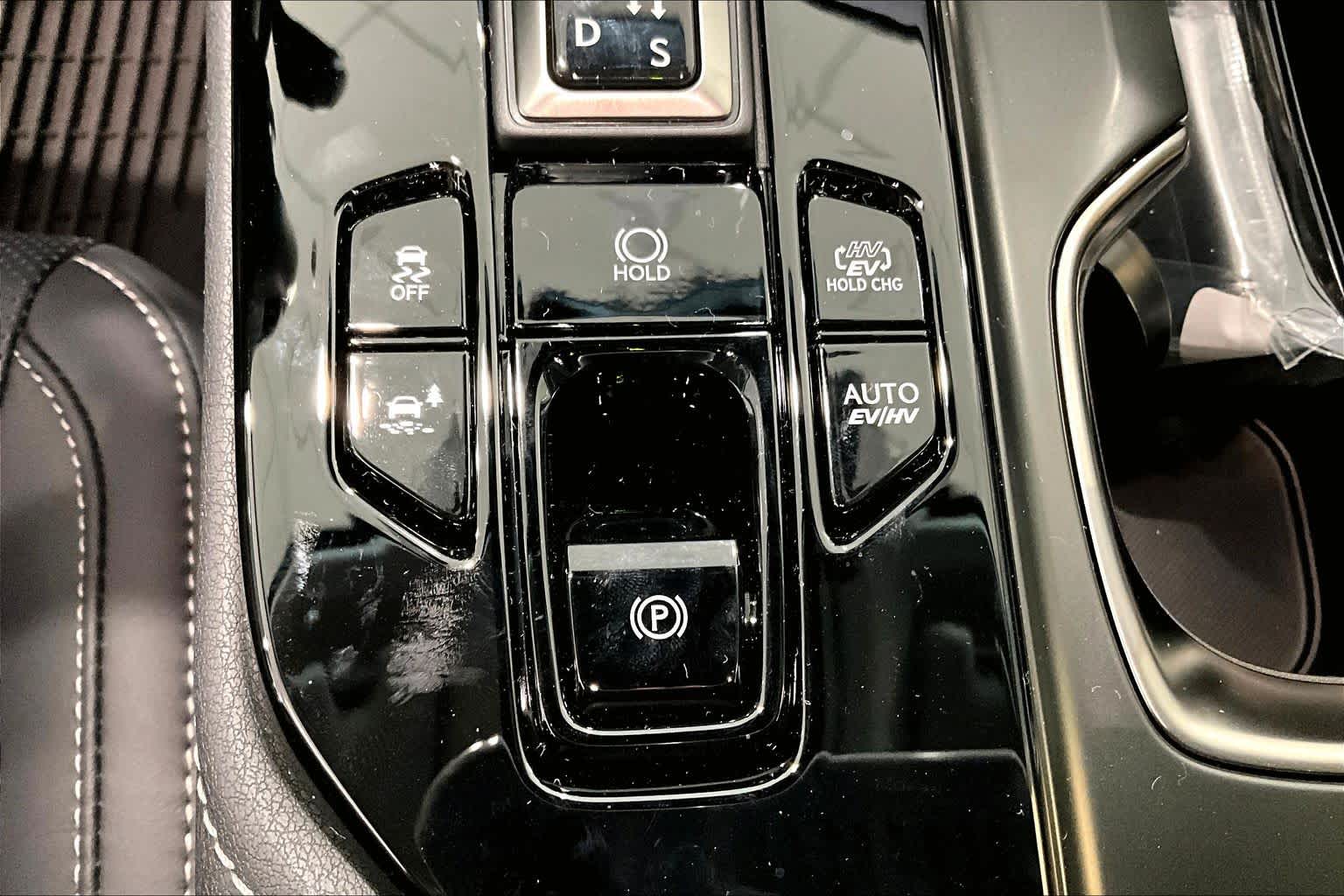 2026 Lexus NX 450h+ photo 12 of 20