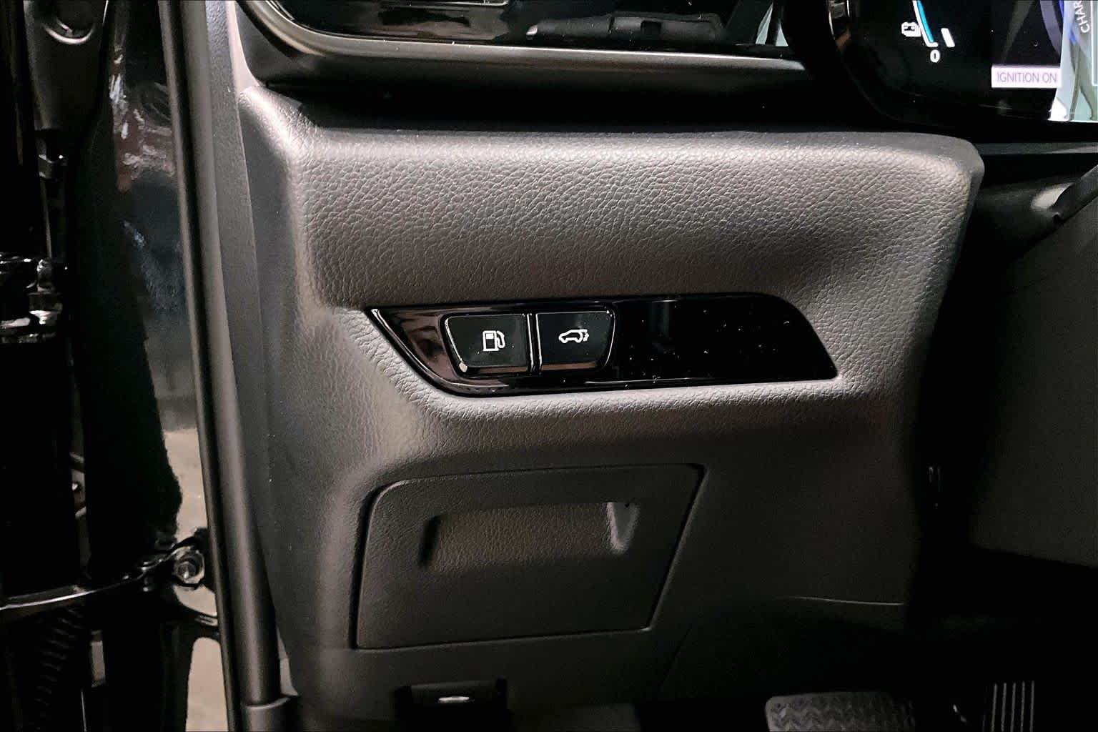 2026 Lexus NX 450h+ photo 13 of 20