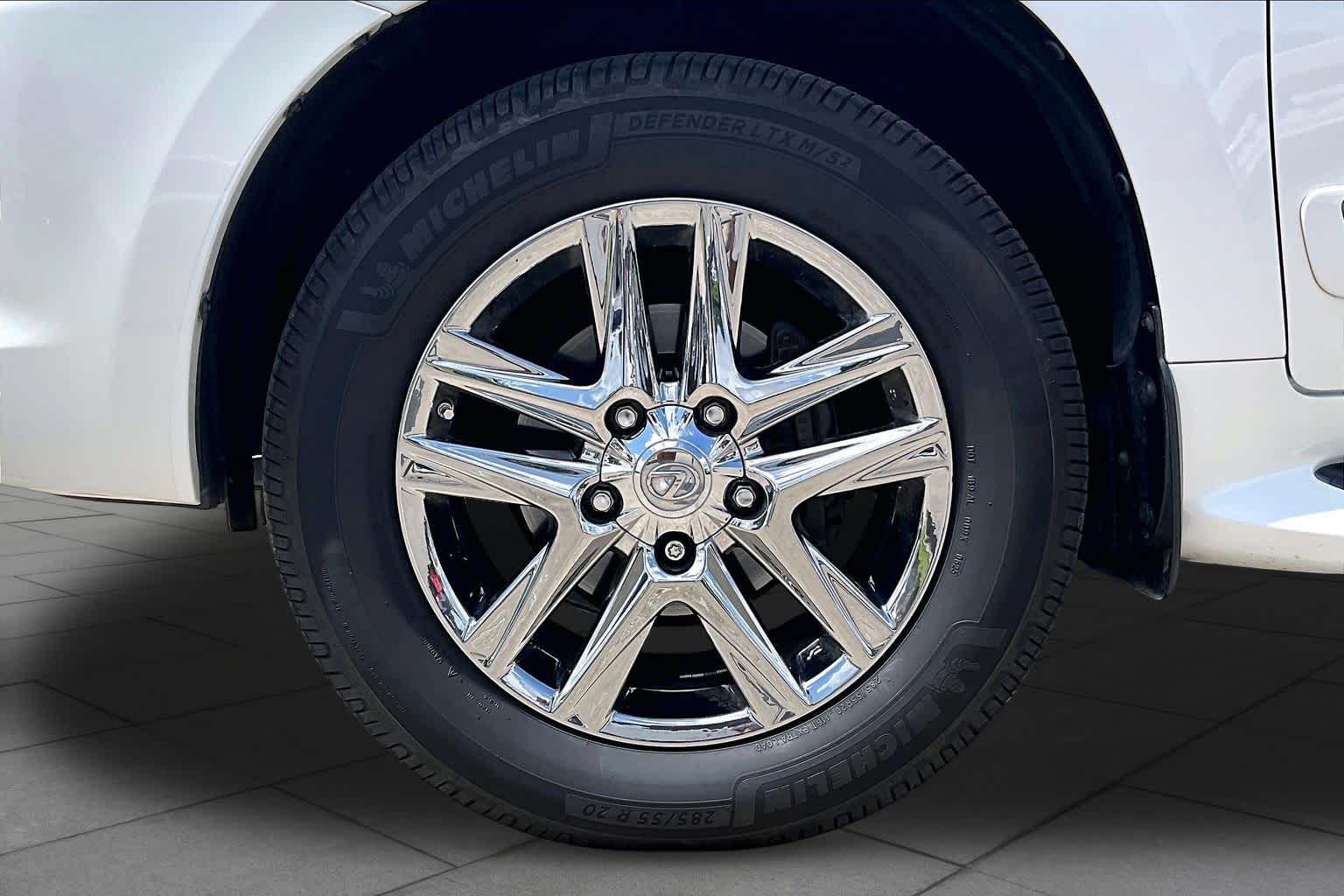 2014 Lexus LX 570  Starfire Pearl at Beck & Masten Kia