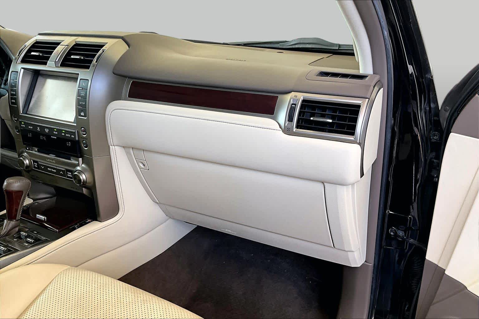2014 Lexus GX 460 photo 16 of 34