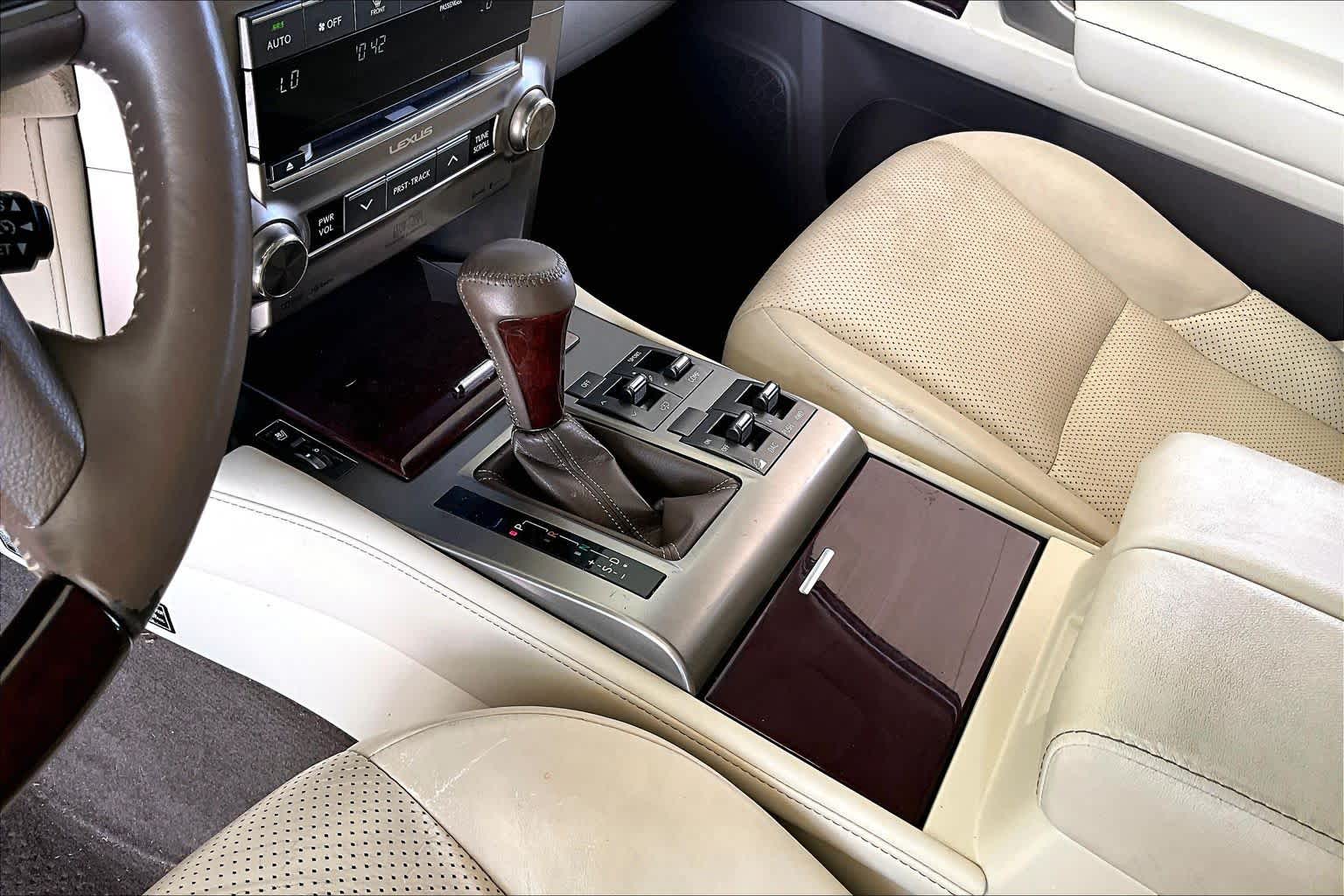 2014 Lexus GX 460 photo 14 of 34