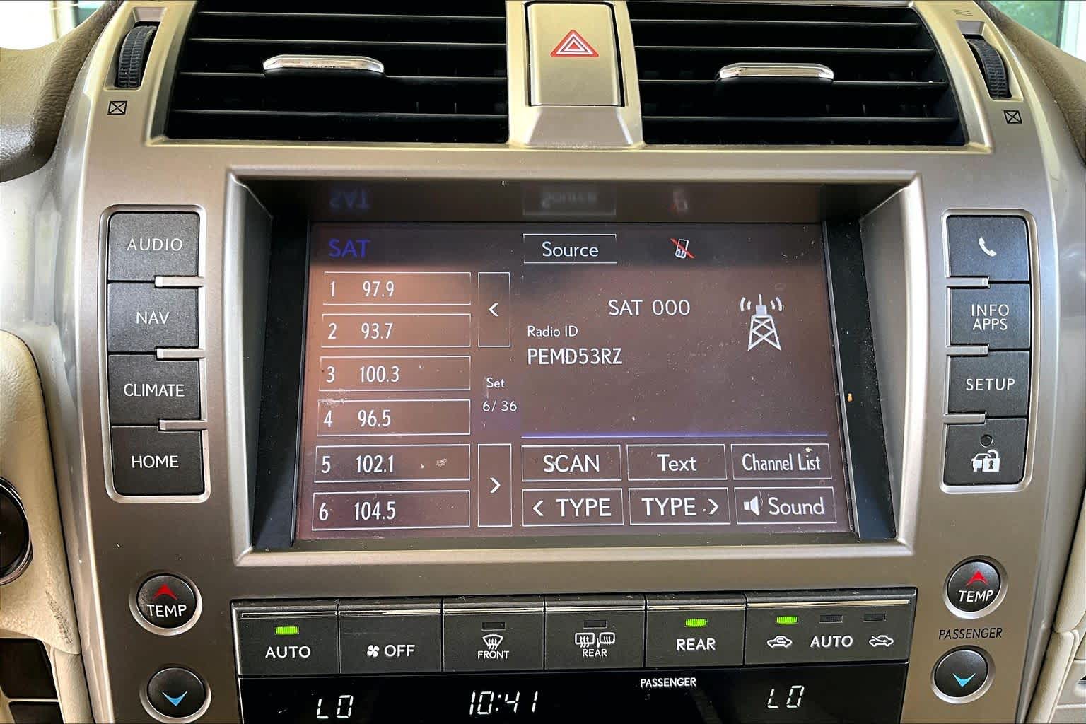 2014 Lexus GX 460 photo 31 of 34