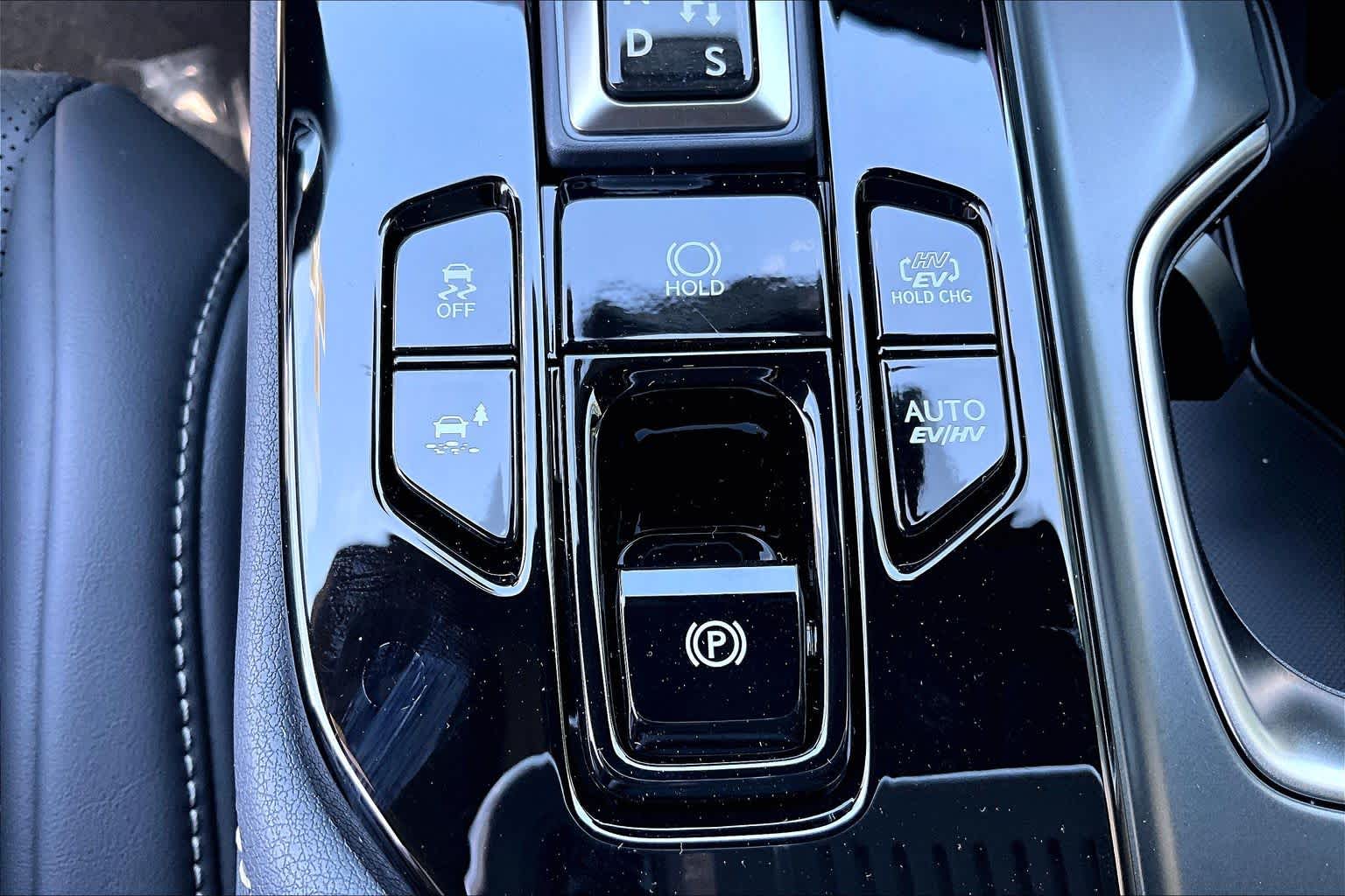 2026 Lexus NX 450h+ photo 13 of 21