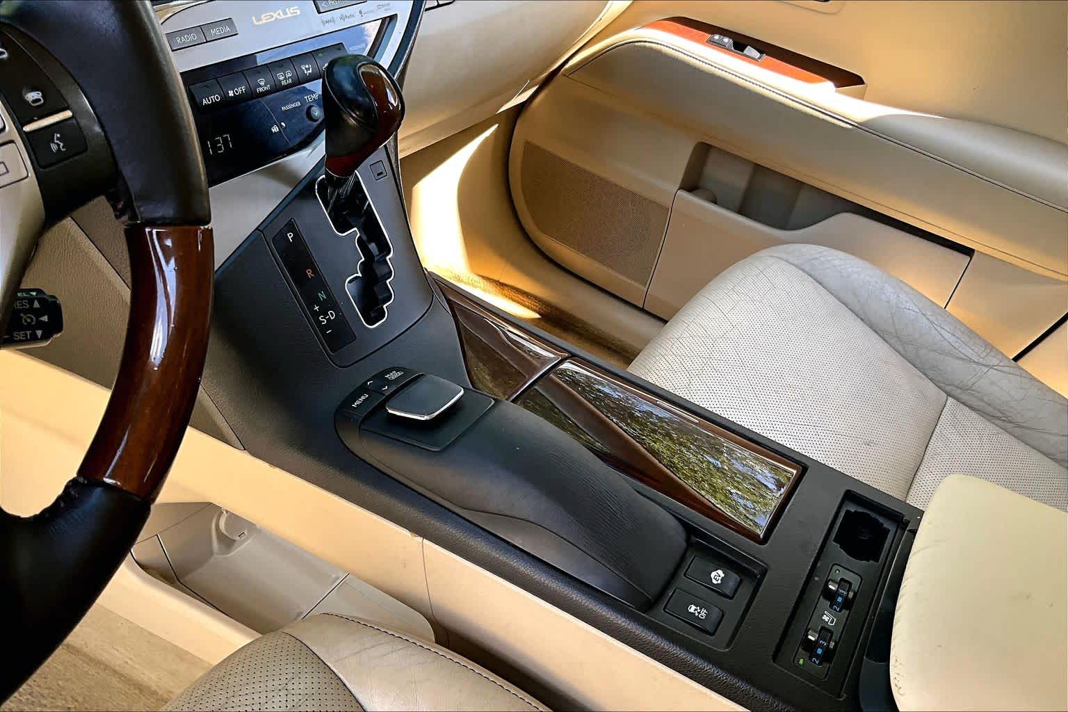 2013 Lexus RX 450h photo 14 of 34