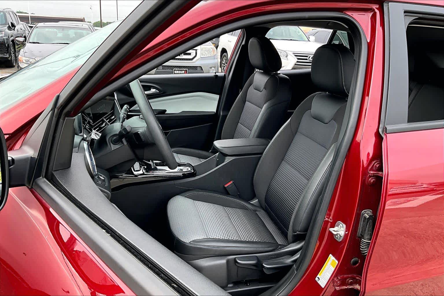 2025 Chevrolet Trax LT Crimson Metallic at Group 1 GMC Buick South