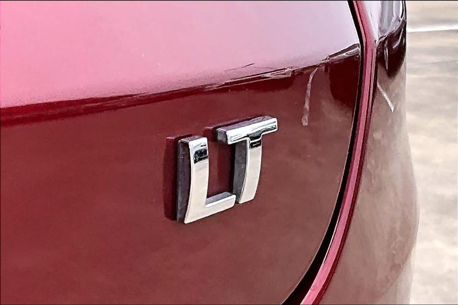 2025 Chevrolet Trax LT Crimson Metallic at Group 1 GMC Buick South